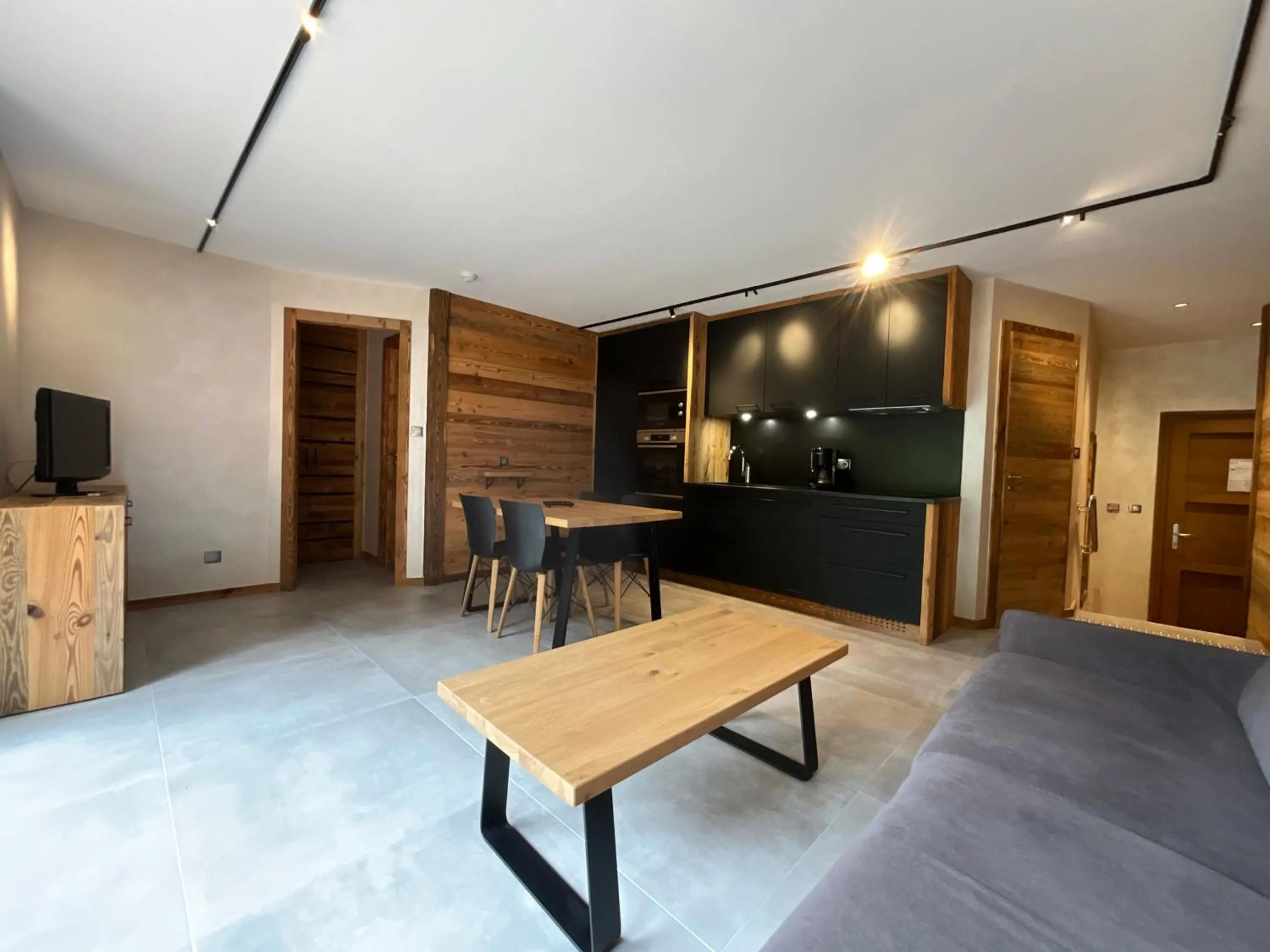 Kitchen or kitchenette in Gite Roche Des Ducs avec Piscine toute l'année, Spa, Sauna, Hammam