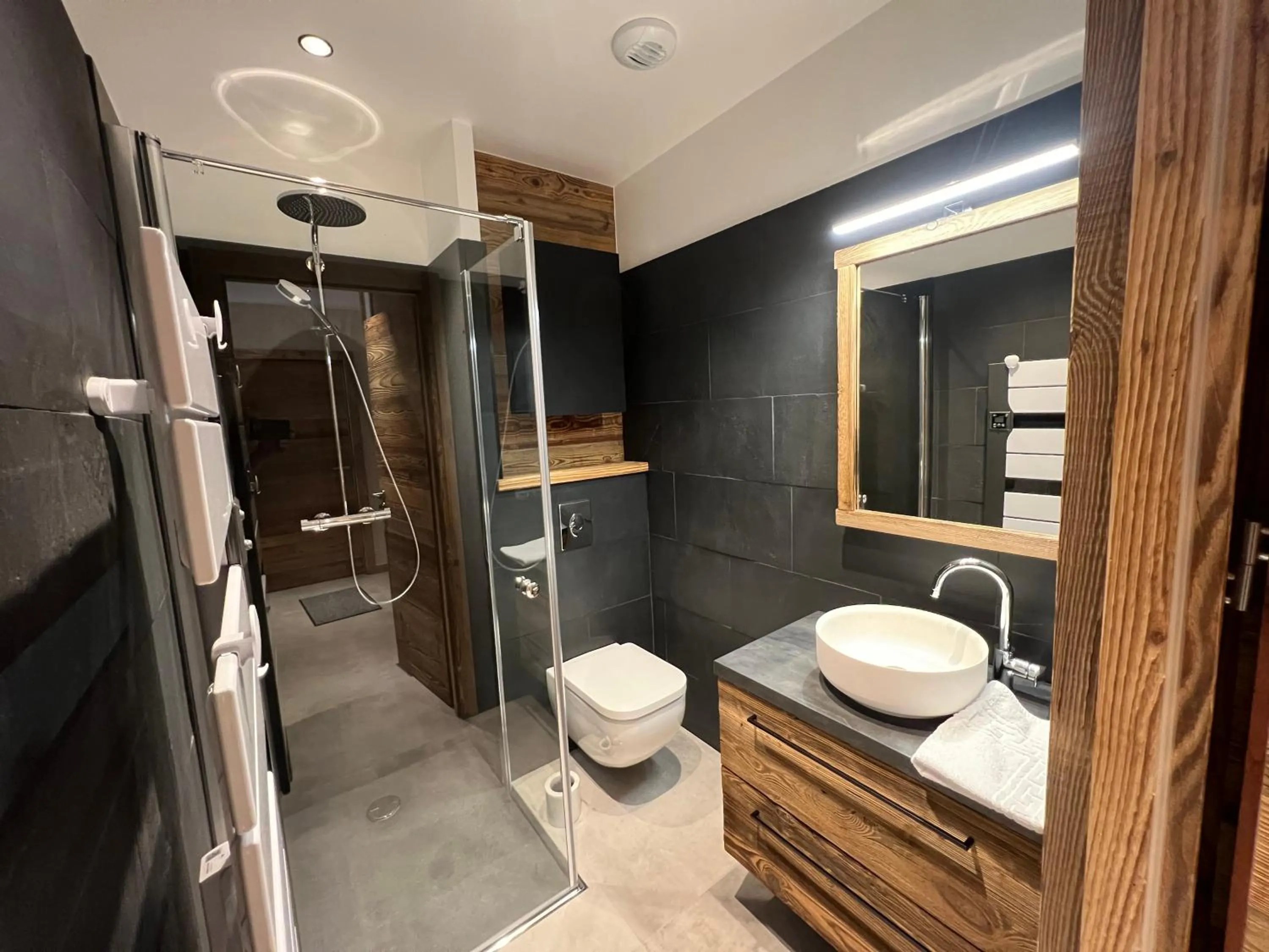 Bathroom in Gite Roche Des Ducs avec Piscine toute l'année, Spa, Sauna, Hammam