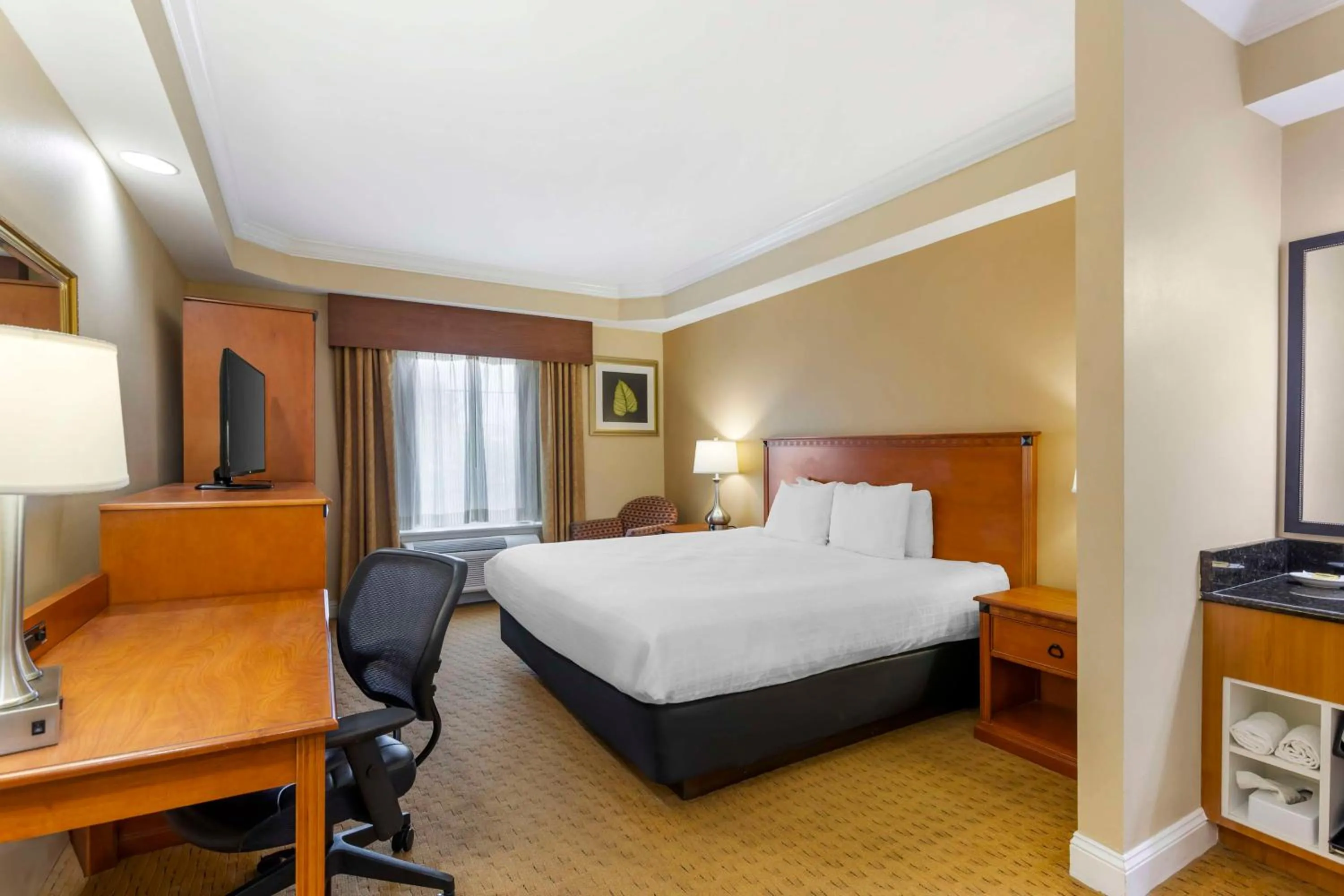 Bedroom, Bed in Best Western Plus Kingsland