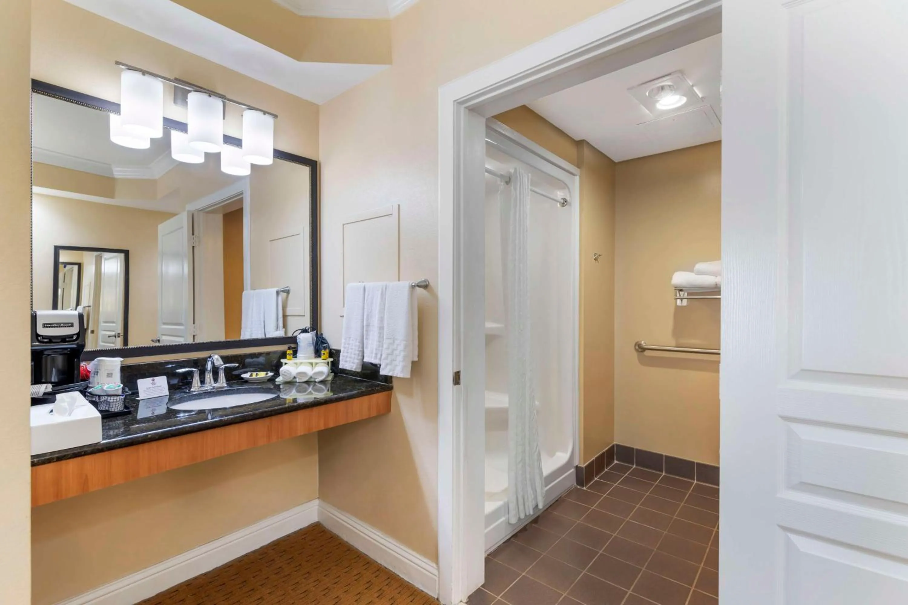 Bathroom in Best Western Plus Kingsland