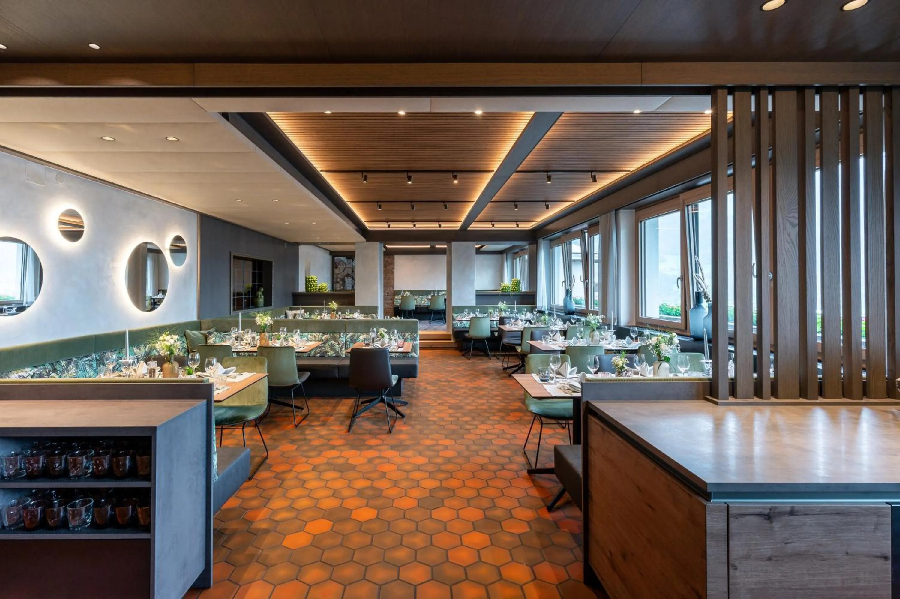 Restaurant/places to eat in Hotel Bruno