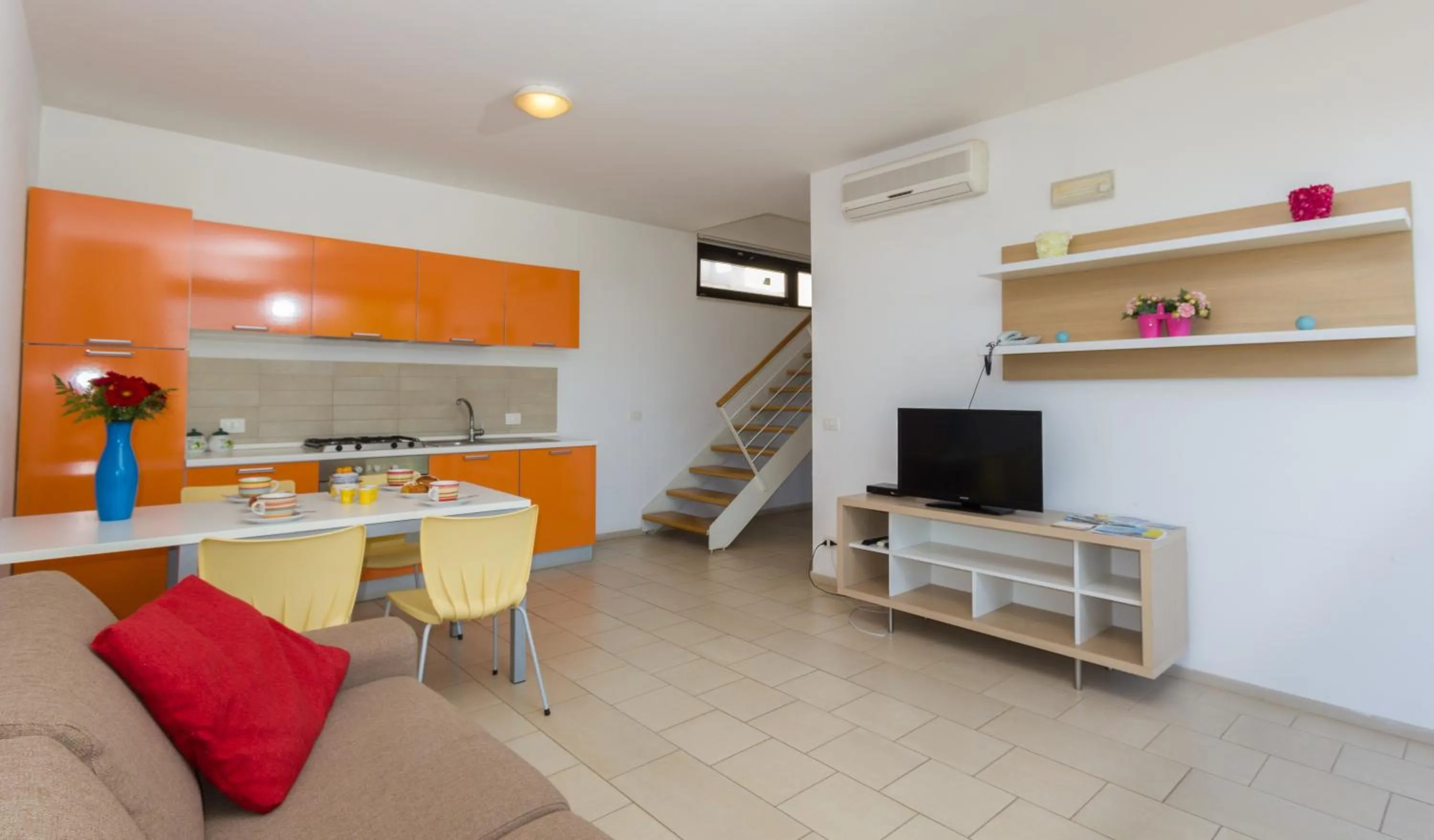 Dining area in Kamena Residence