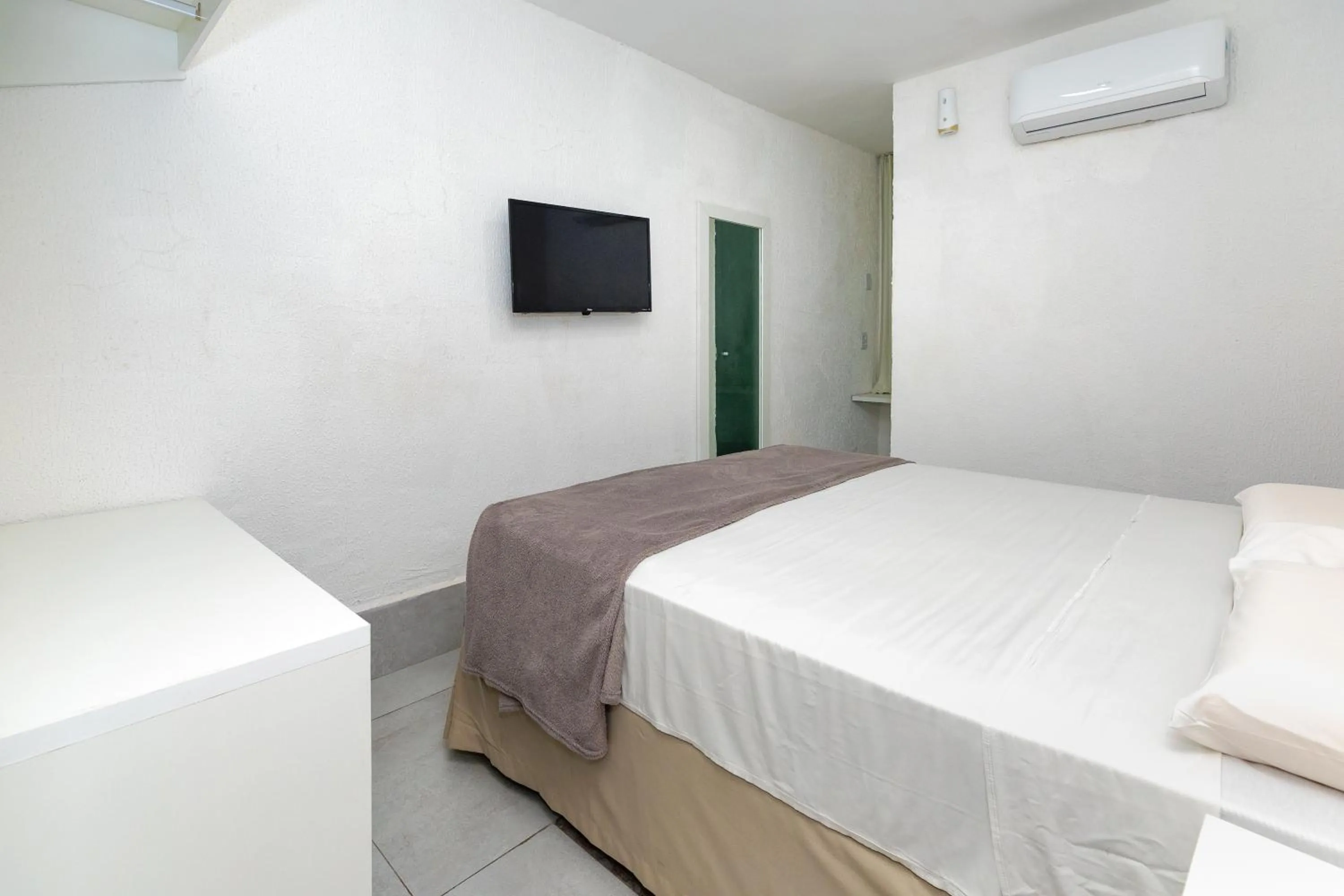 Bedroom, Bed in Yak Beach Hotel Natal