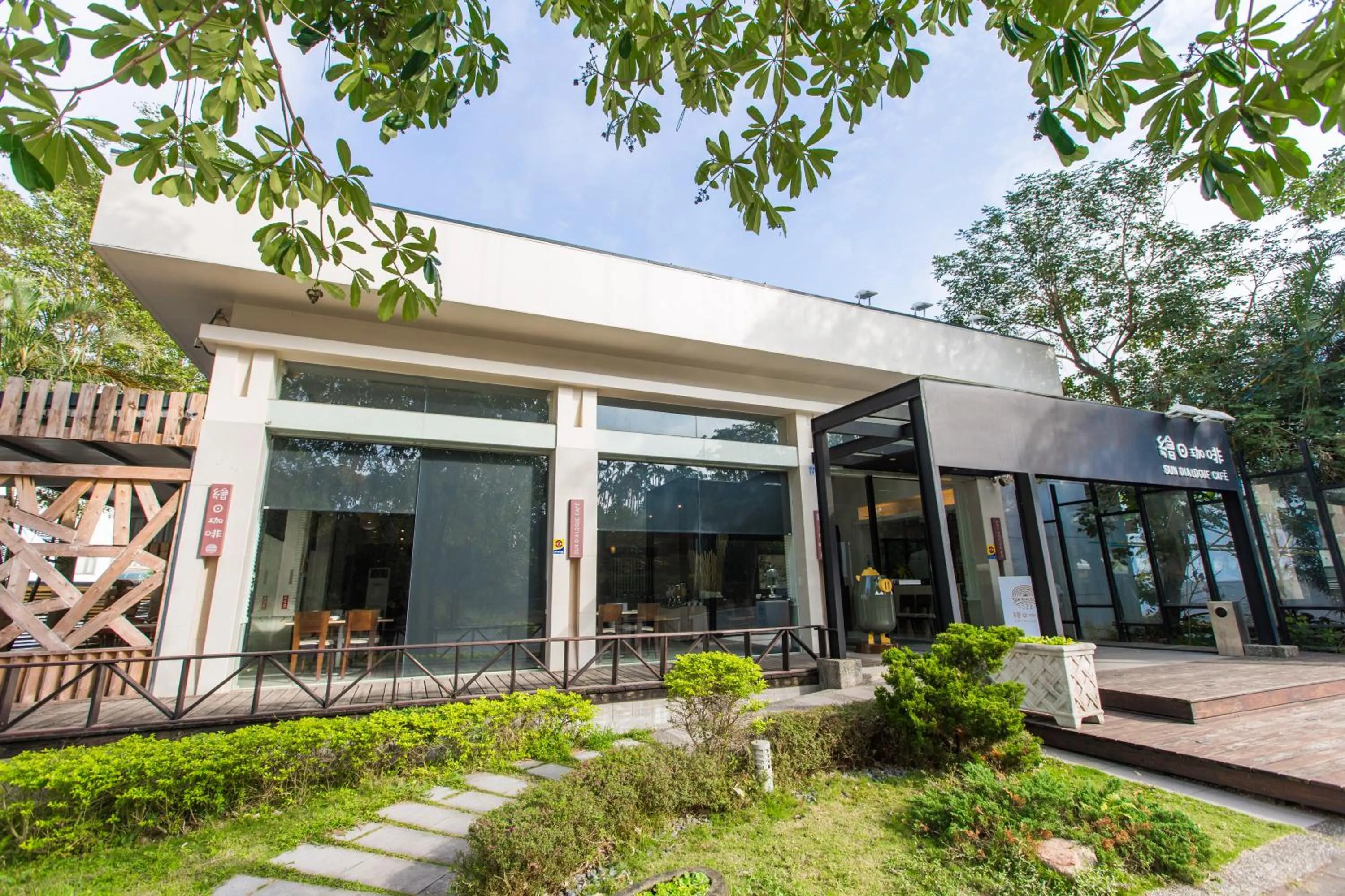 Food in Sun Dialogue Hotel-By Cosmos Creation