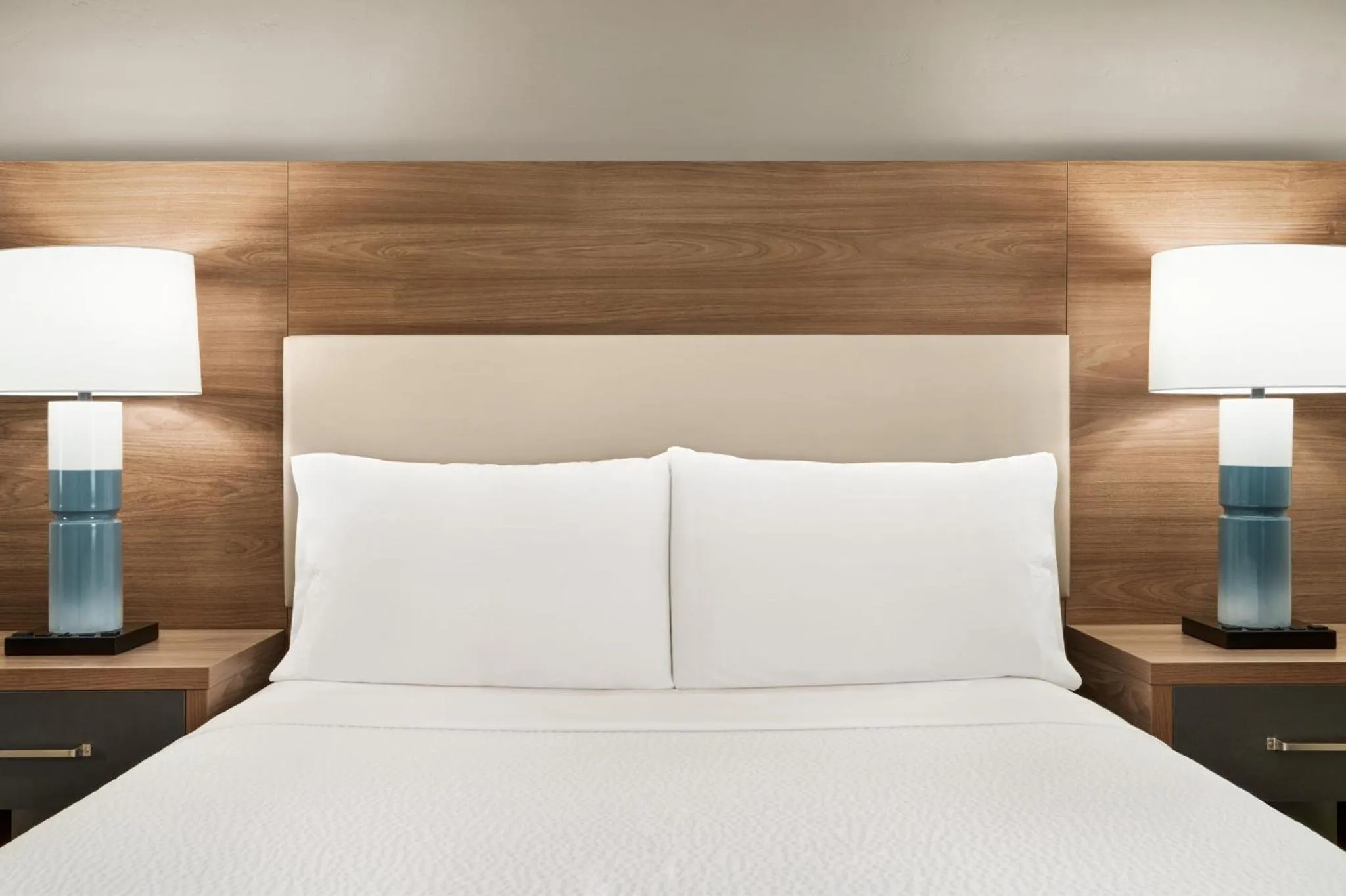 Photo of the whole room, Bed in Candlewood Suites Boise-Meridian by IHG