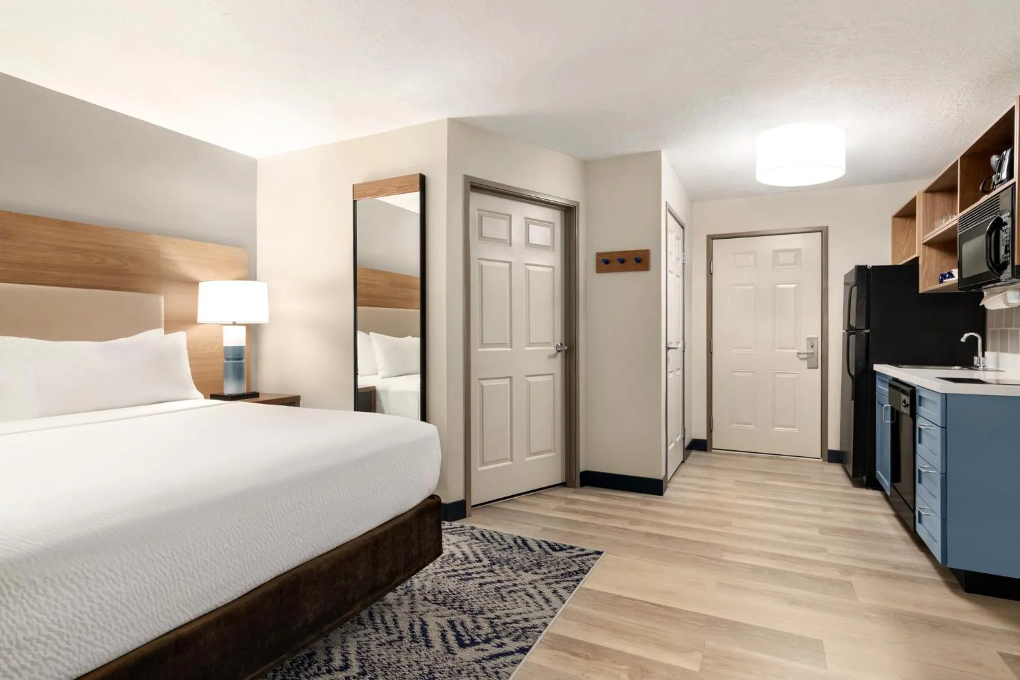 Photo of the whole room, Bed in Candlewood Suites Boise-Meridian by IHG