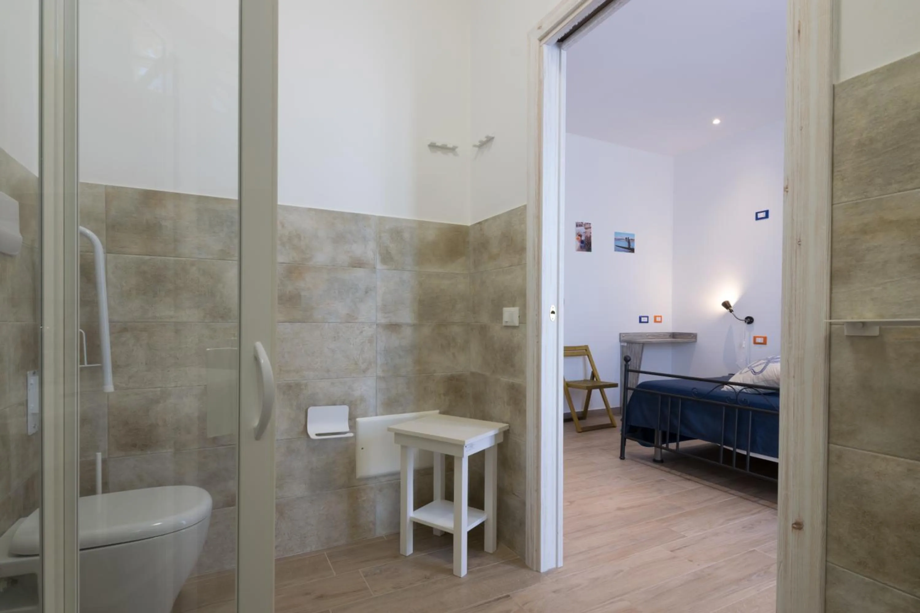 Bathroom, Bed in Timbuktu Hostel