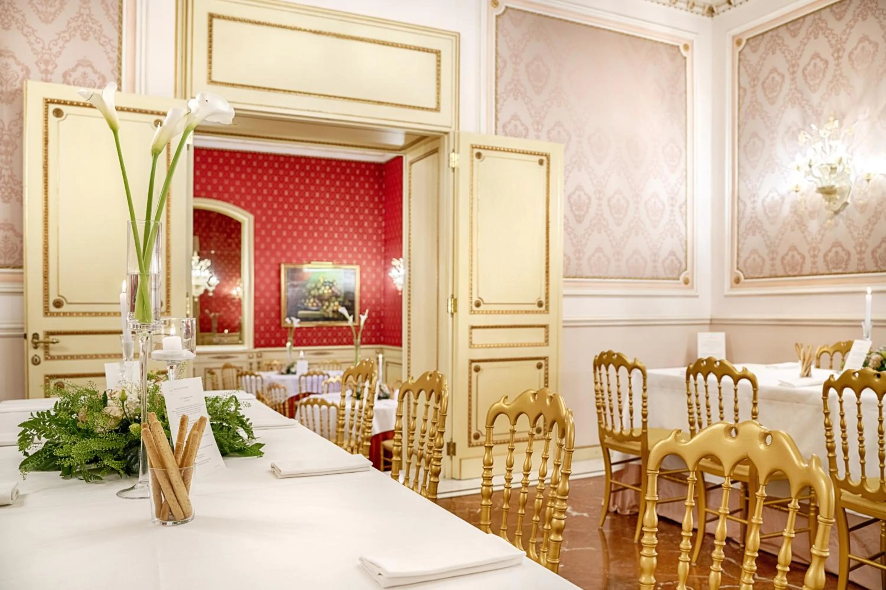 Restaurant/places to eat in Relais Antica Badia - San Maurizio 1619