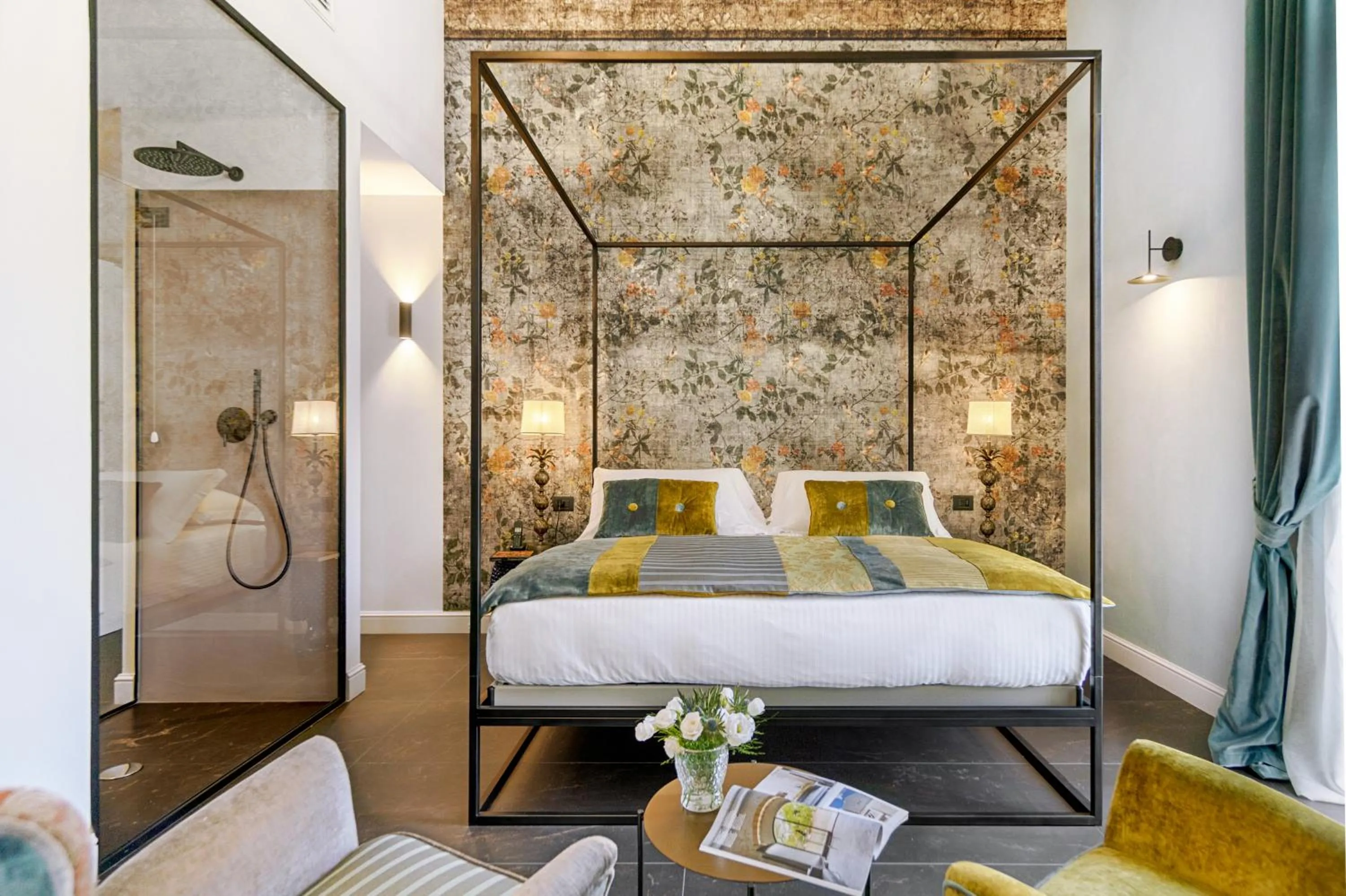 Junior Suite with Balcony - historic center view in Relais Antica Badia - San Maurizio 1619