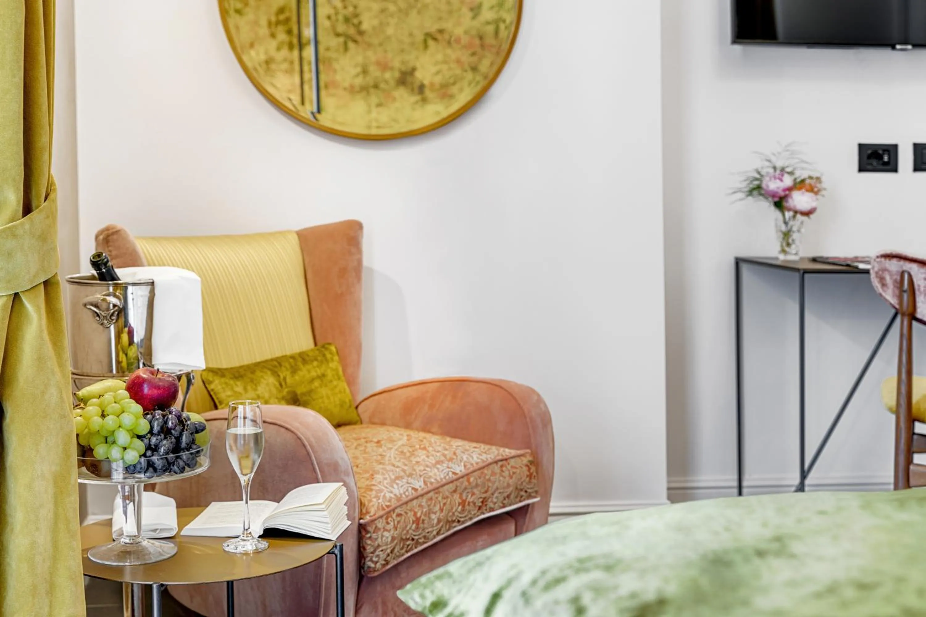 Decorative detail in Relais Antica Badia - San Maurizio 1619