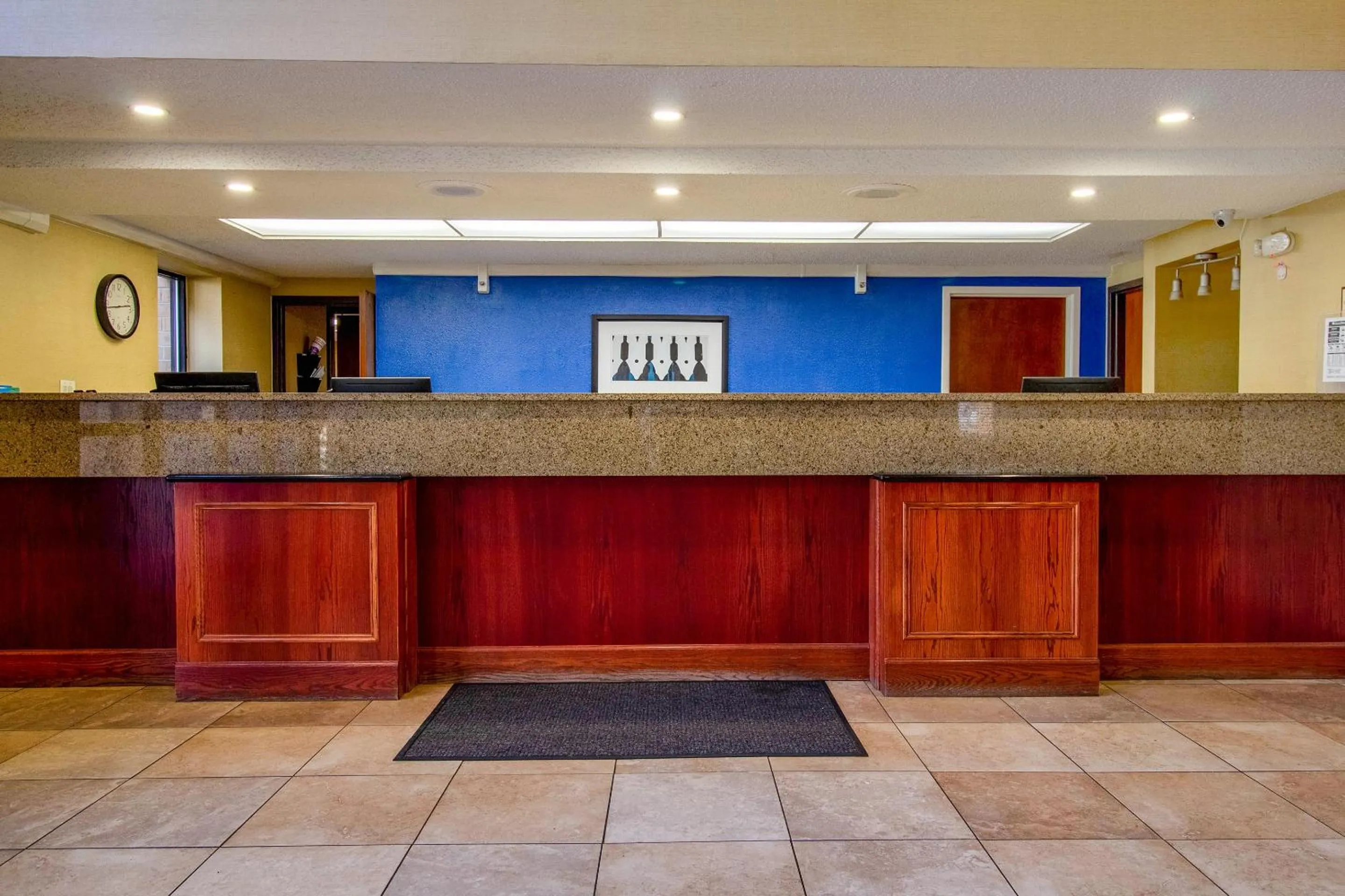 Lobby or reception in Tulsa Square Hotel Central, I-44 By OYO