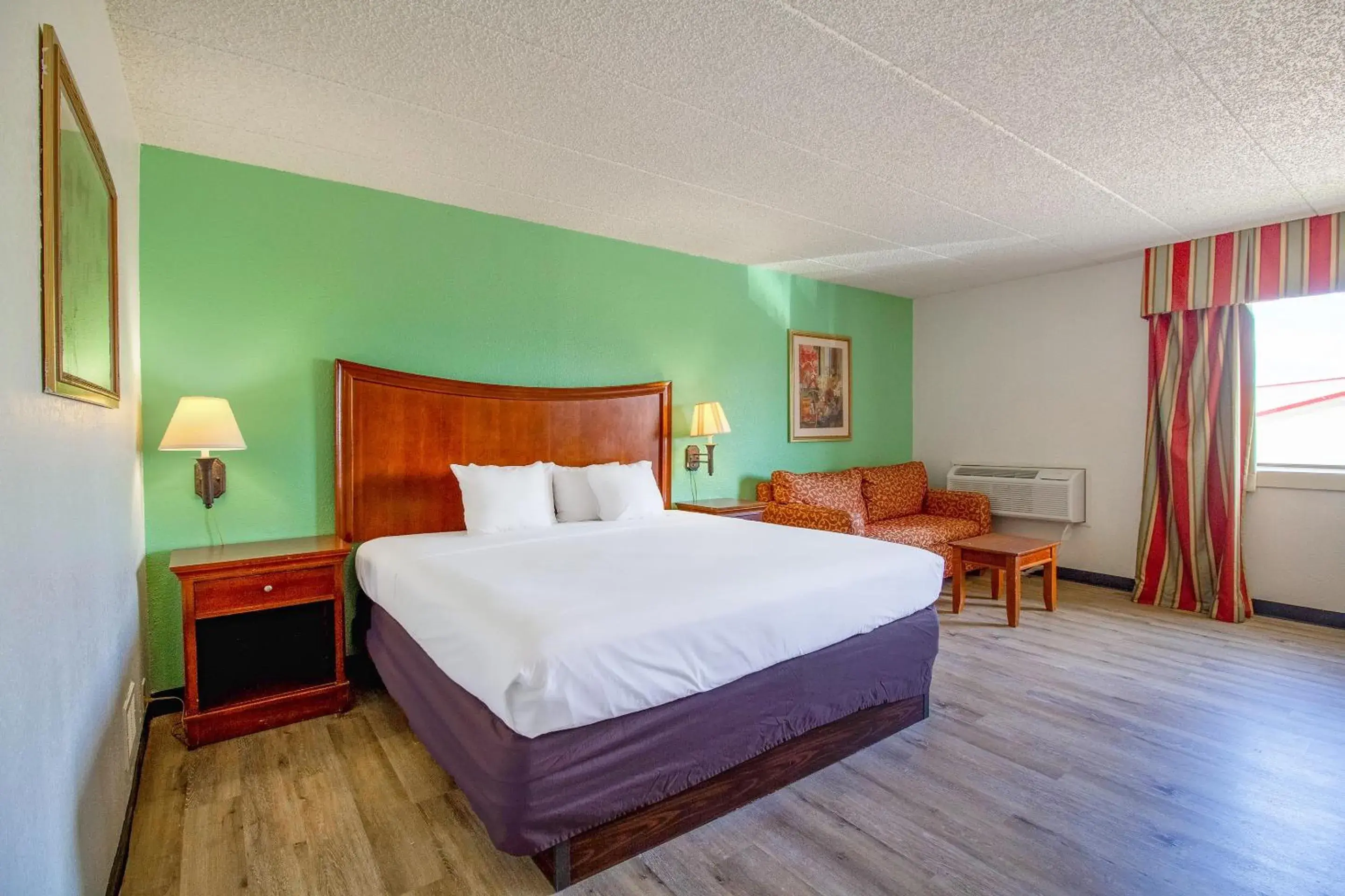 Junior Suite in Tulsa Square Hotel Central, I-44 By OYO Junior Suite in Tulsa Square Hotel Central, I-44 By OYO