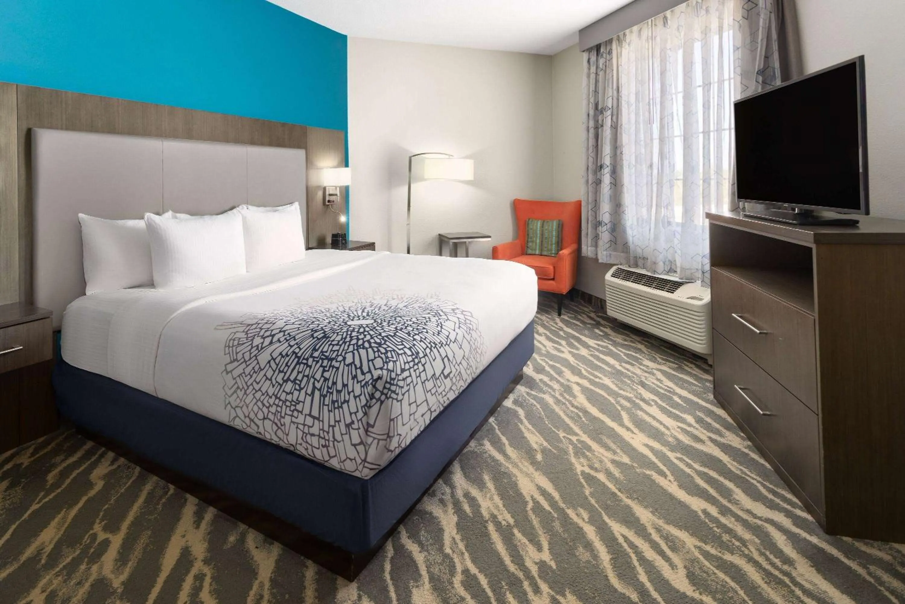 Photo of the whole room, Bed in La Quinta by Wyndham Kokomo