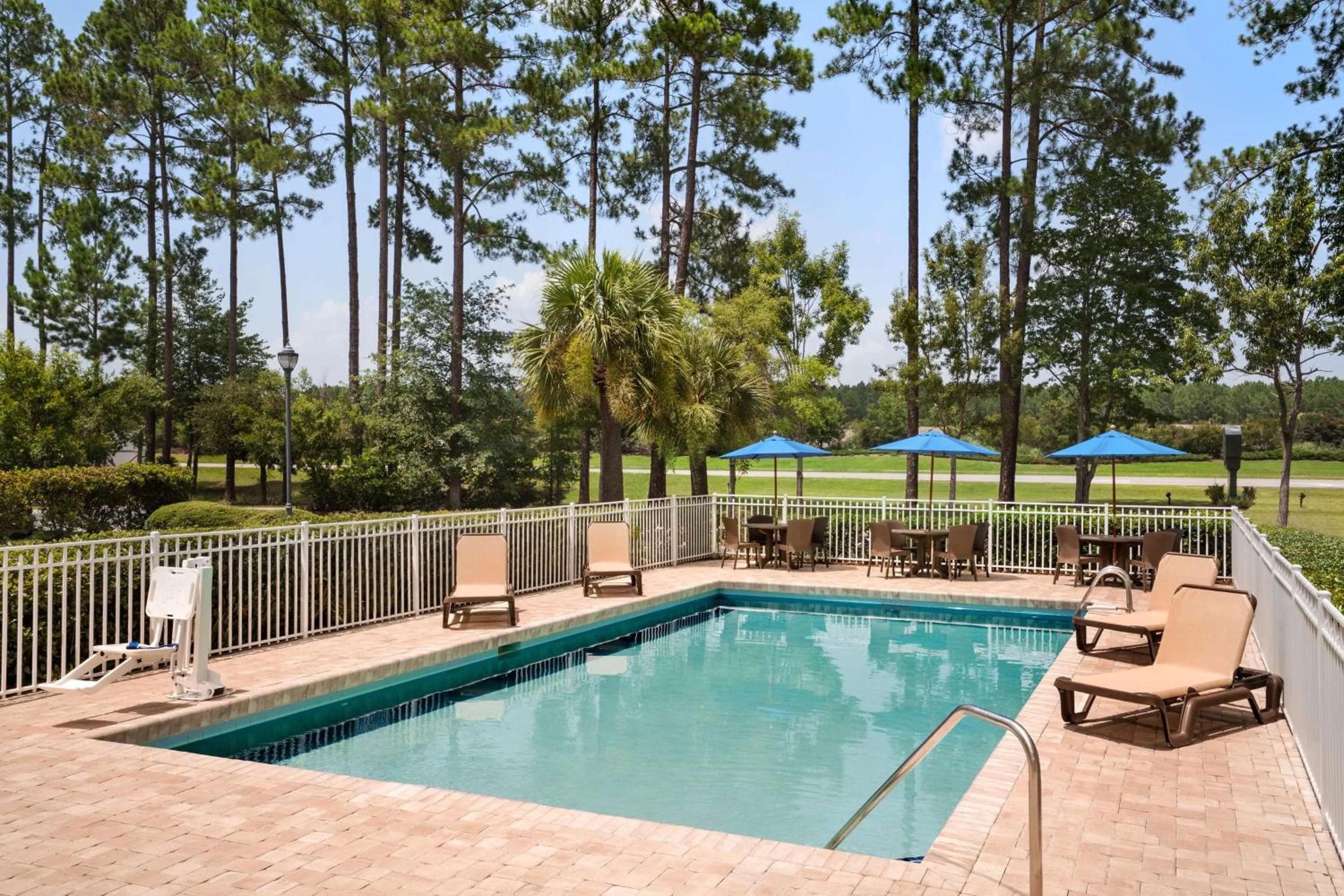 Pool view in Hampton Inn & Suites Bluffton-Sun City