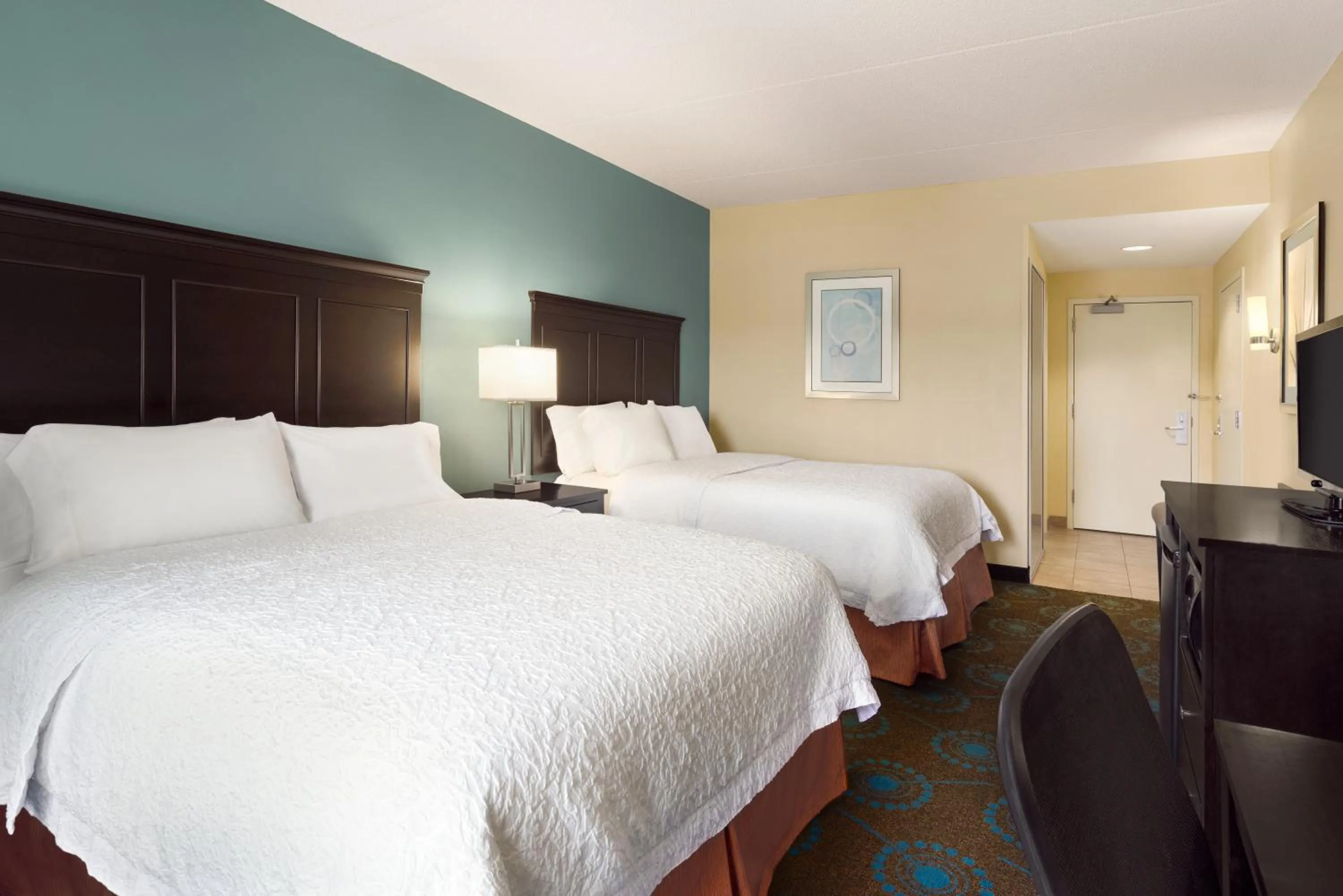 Bed in Hampton Inn & Suites Bluffton-Sun City