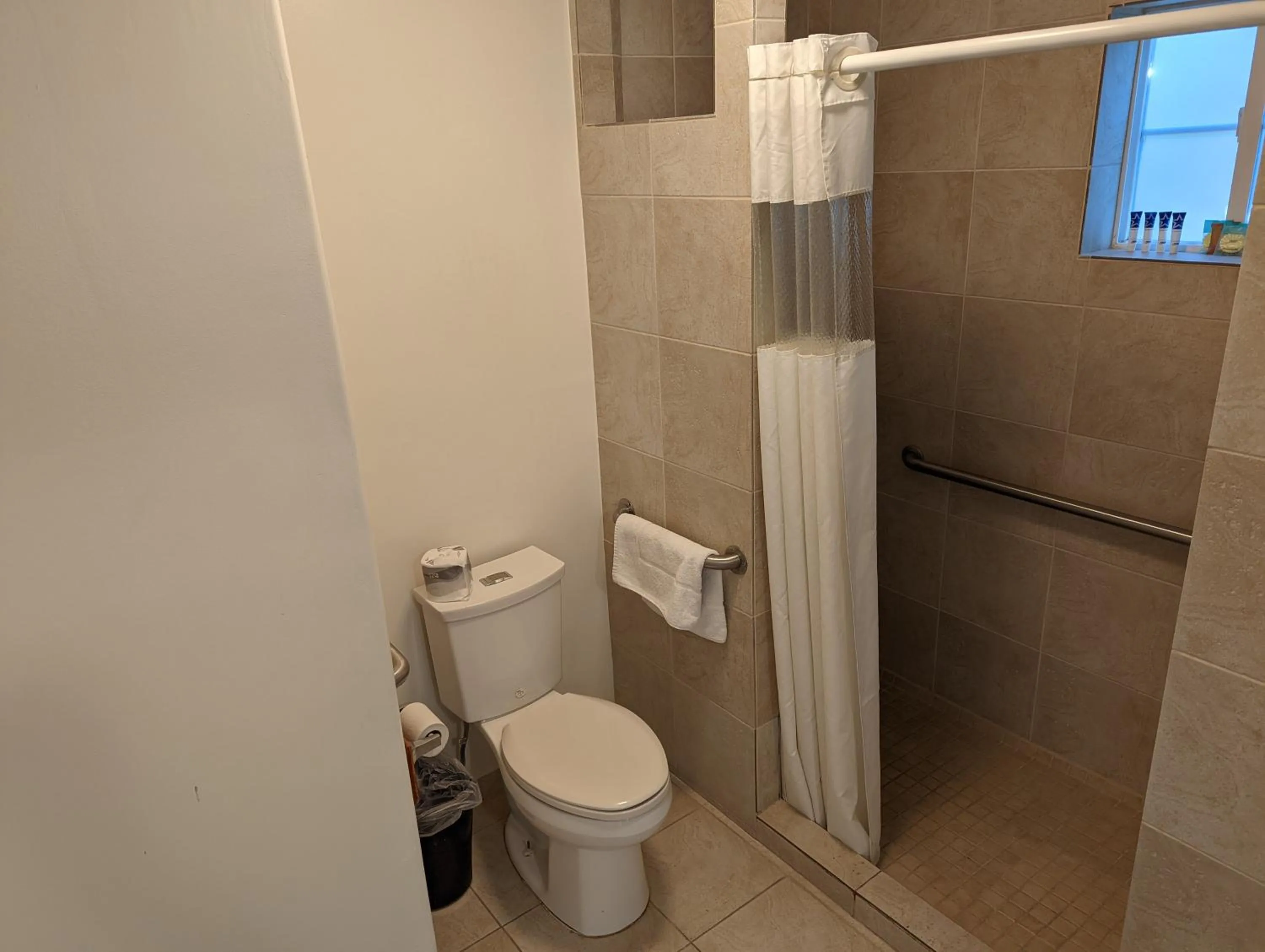 Shower in Americas Best Value Inn Oxnard-Port Hueneme