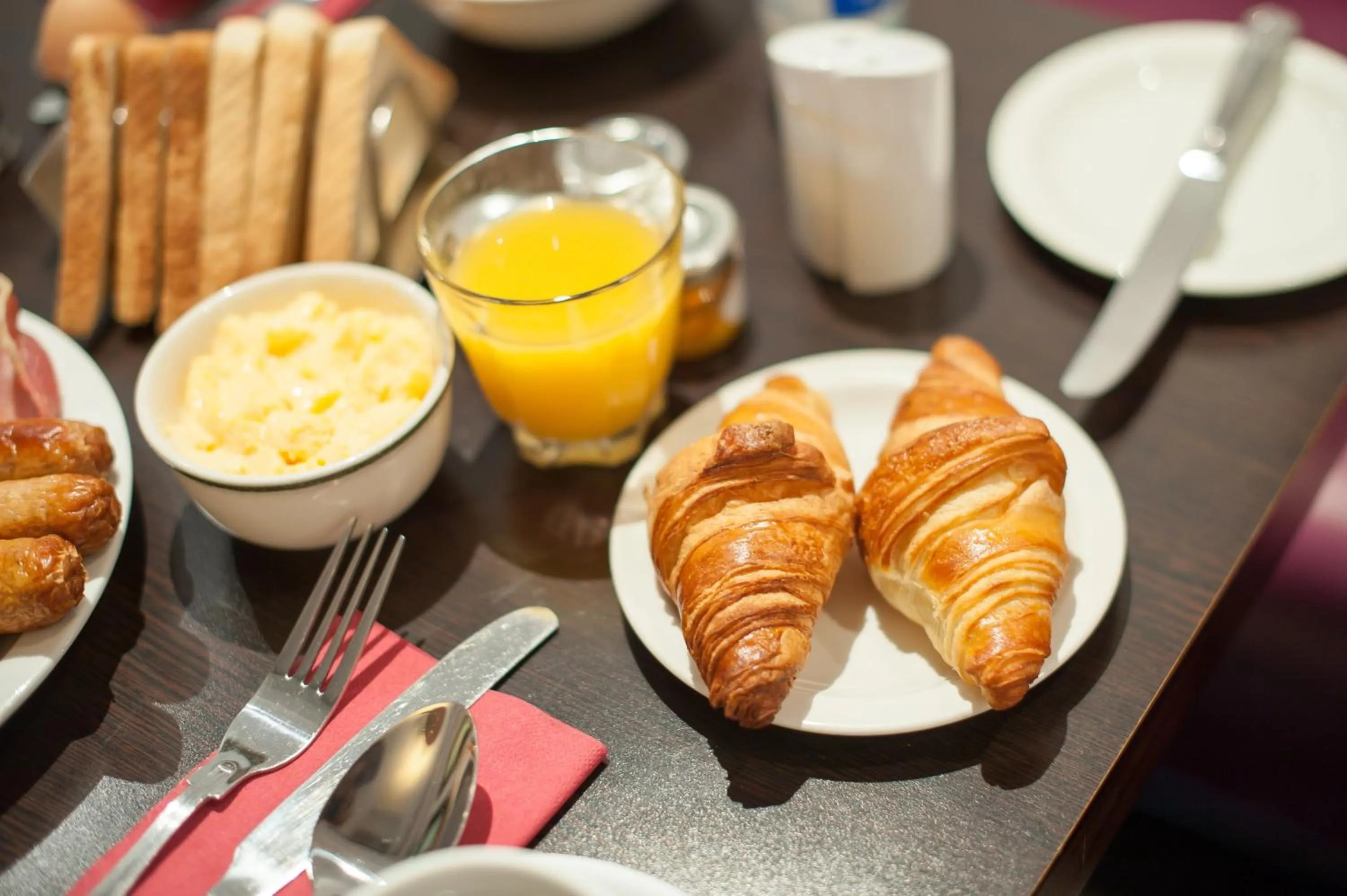 Continental breakfast in 12 London Street Apartments