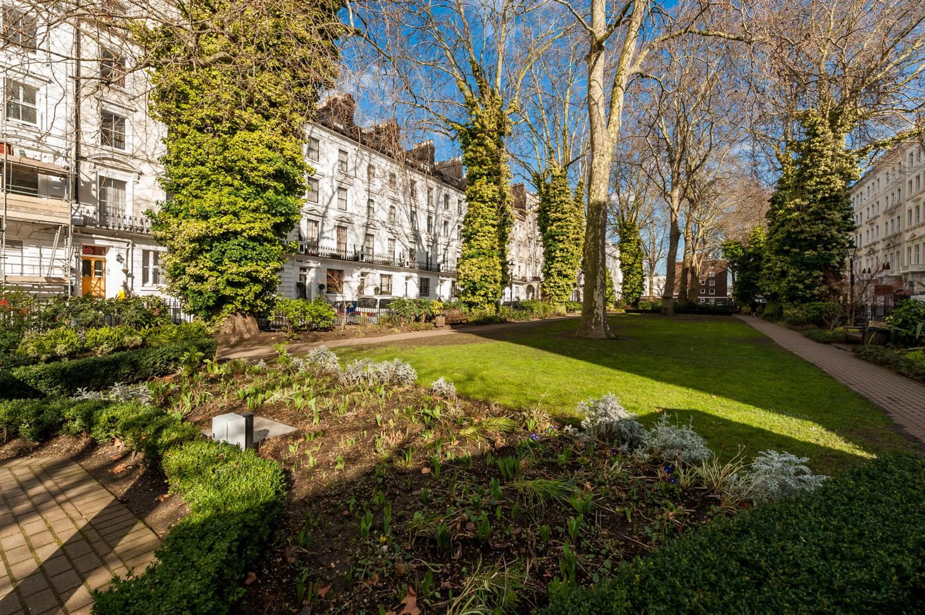 Garden view in 12 London Street Apartments