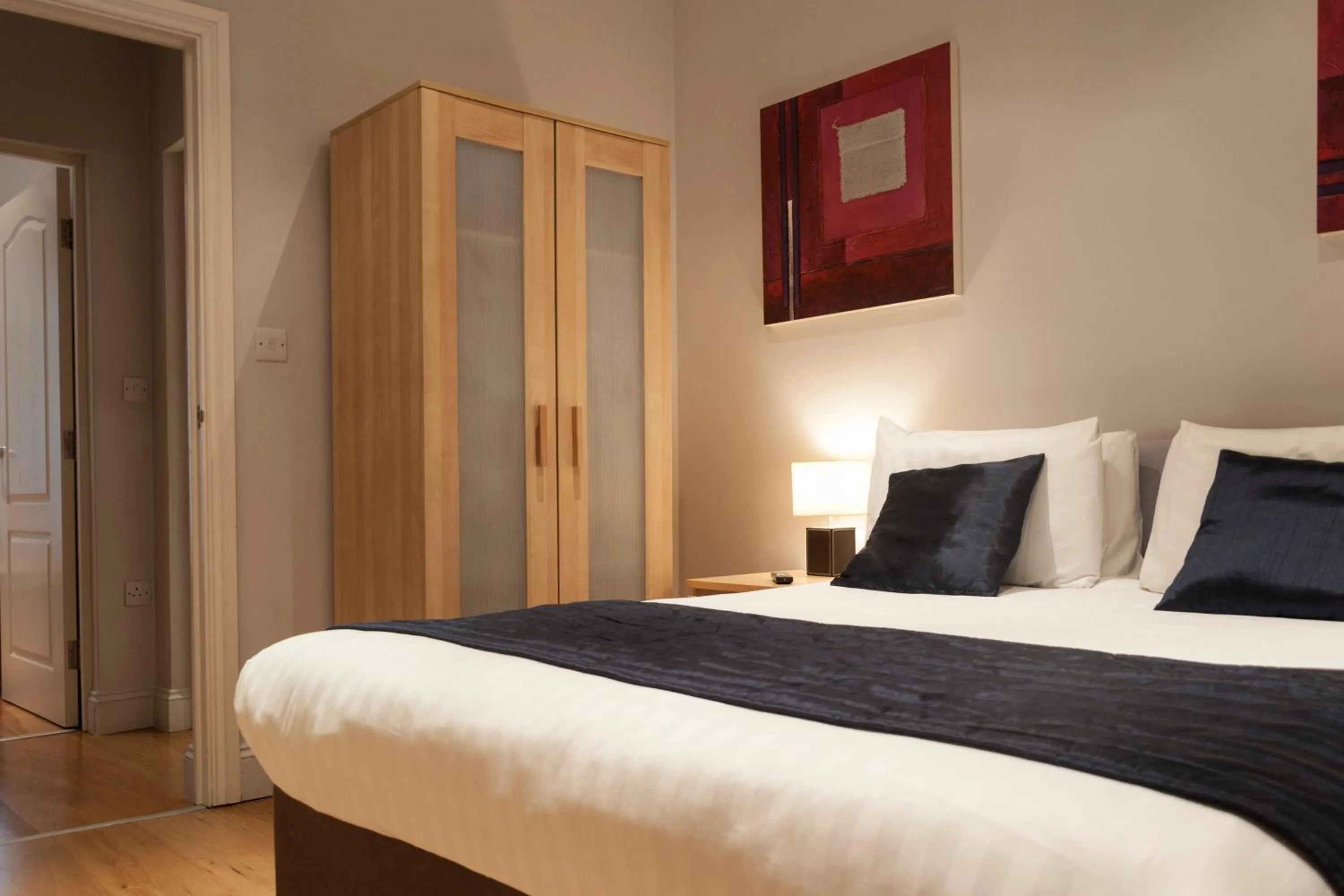 Bedroom, Bed in 12 London Street Apartments