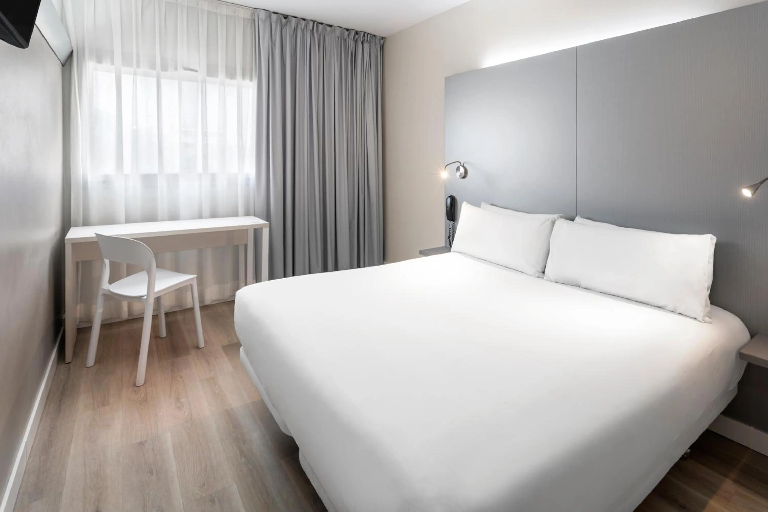Bed in B&B HOTEL Barcelona Mollet