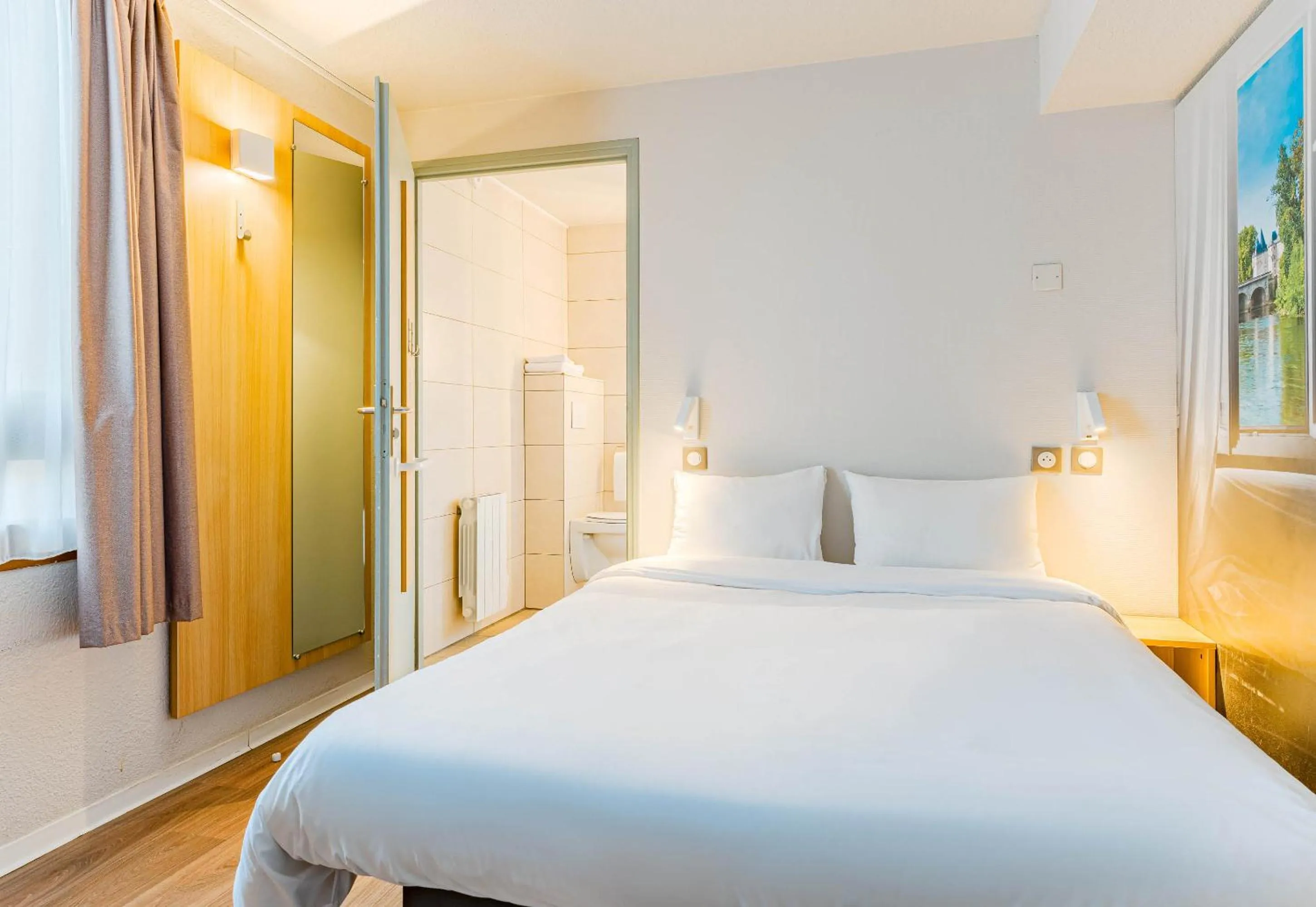 Bedroom, Bed in B&B HOTEL Chatellerault