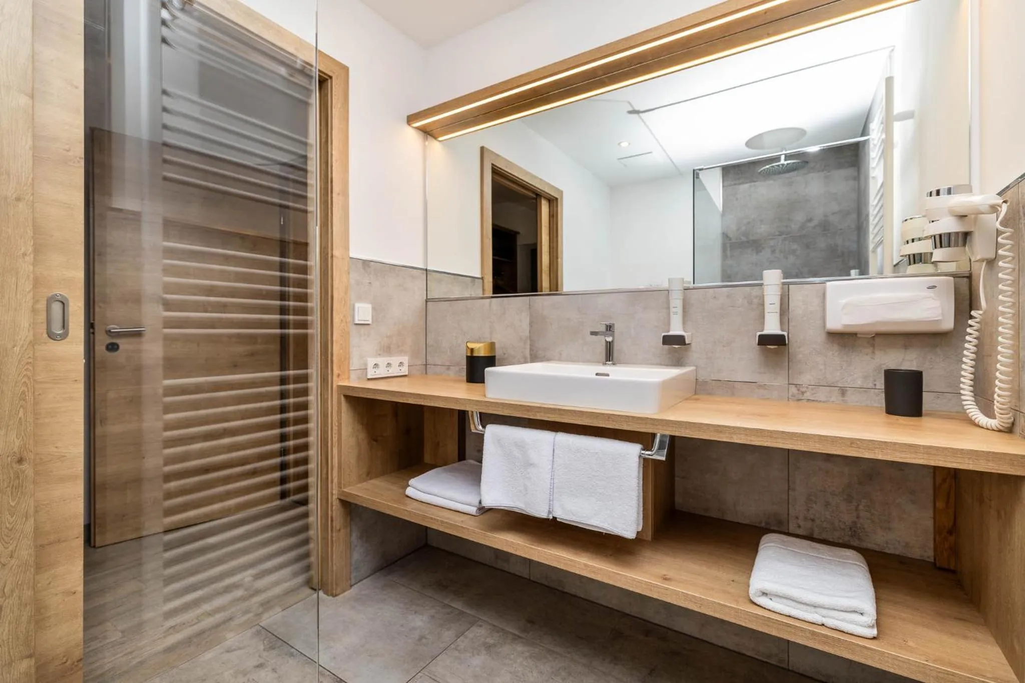 Shower in Der Burgblick-Adults Only