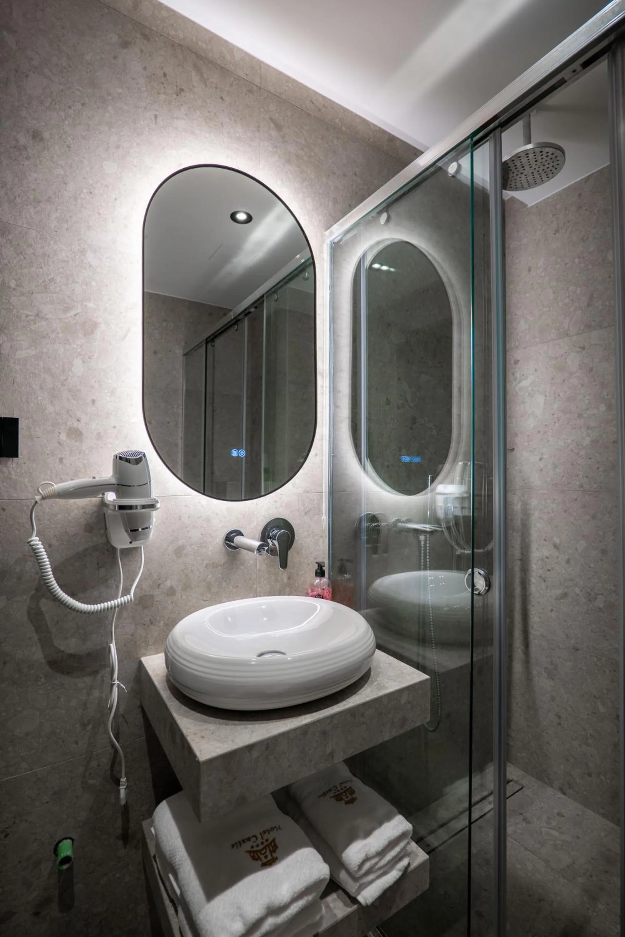 Bathroom in Hotel Castle