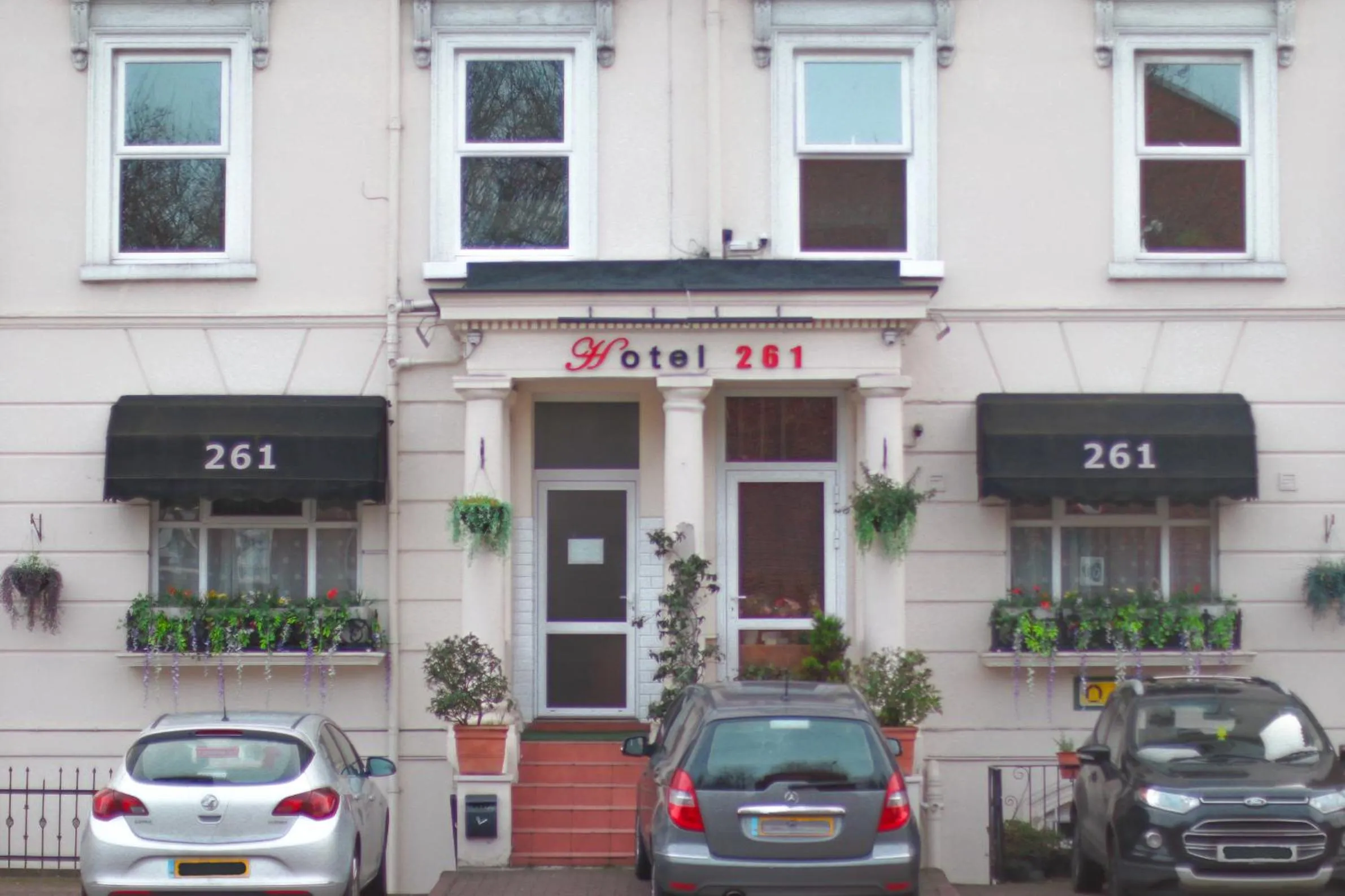 Facade/entrance in Hotel 261