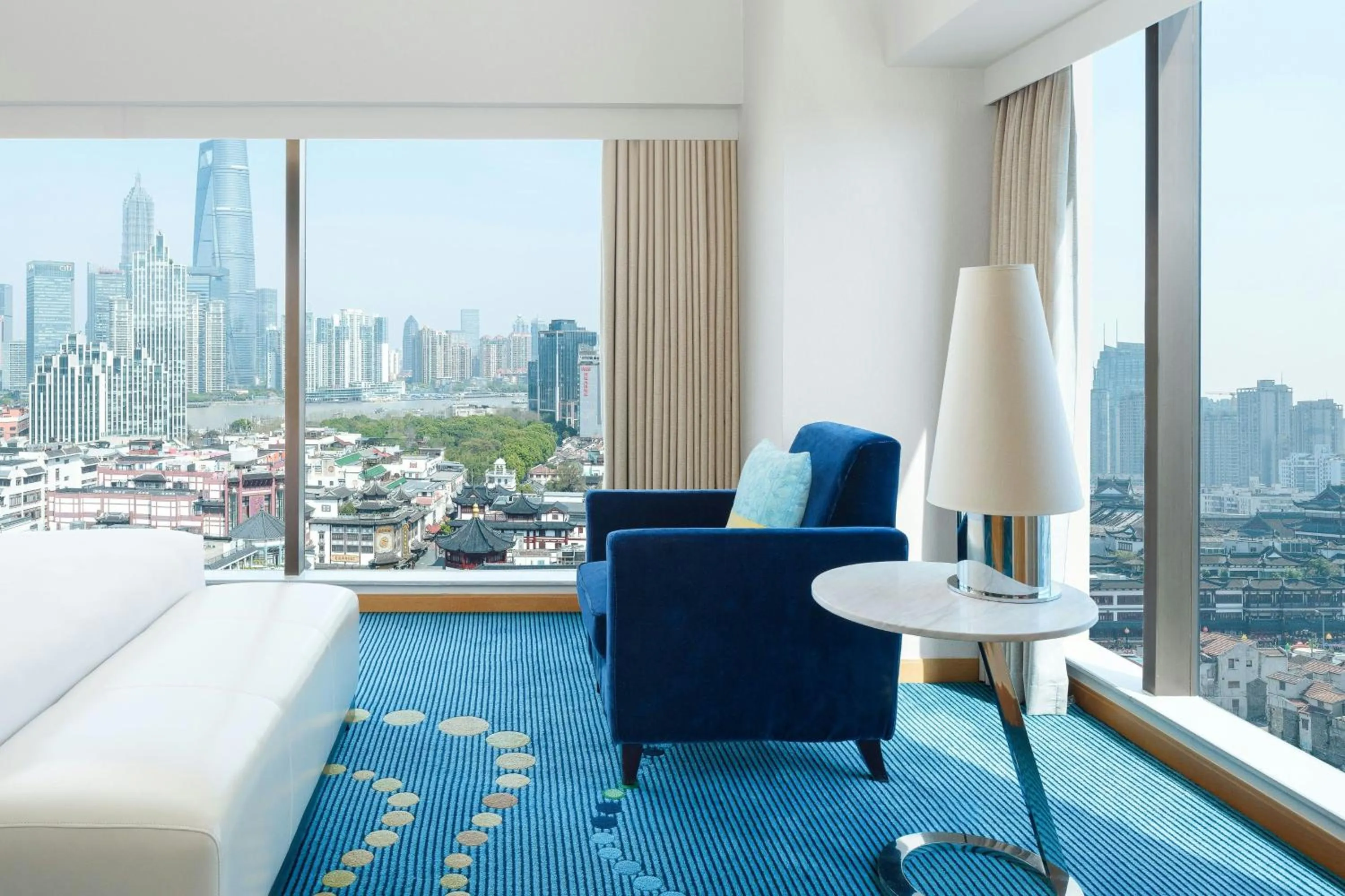 Photo of the whole room in Renaissance Shanghai Yu Garden Hotel on the Bund