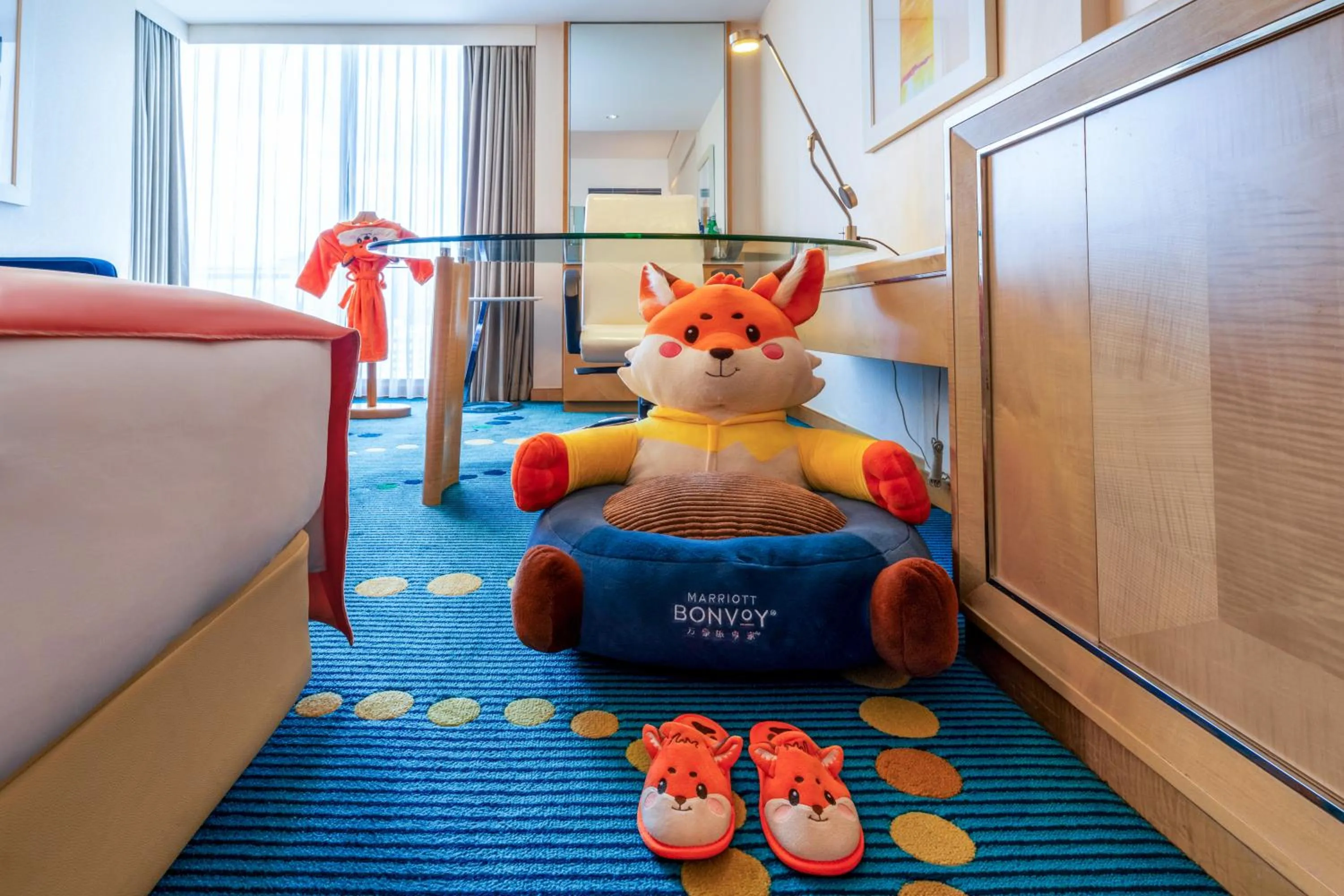 Bed in Renaissance Shanghai Yu Garden Hotel on the Bund by Nanjing Road