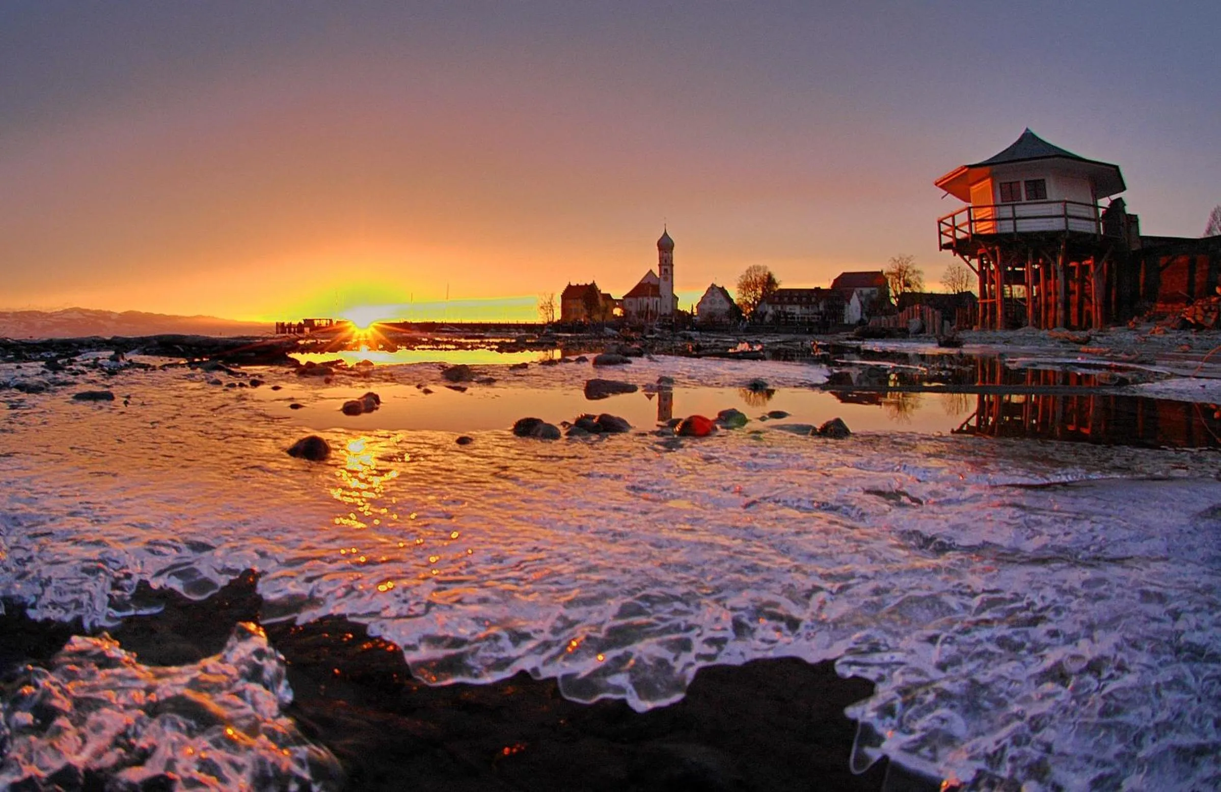 Lake view in Schloss Hotel Wasserburg
