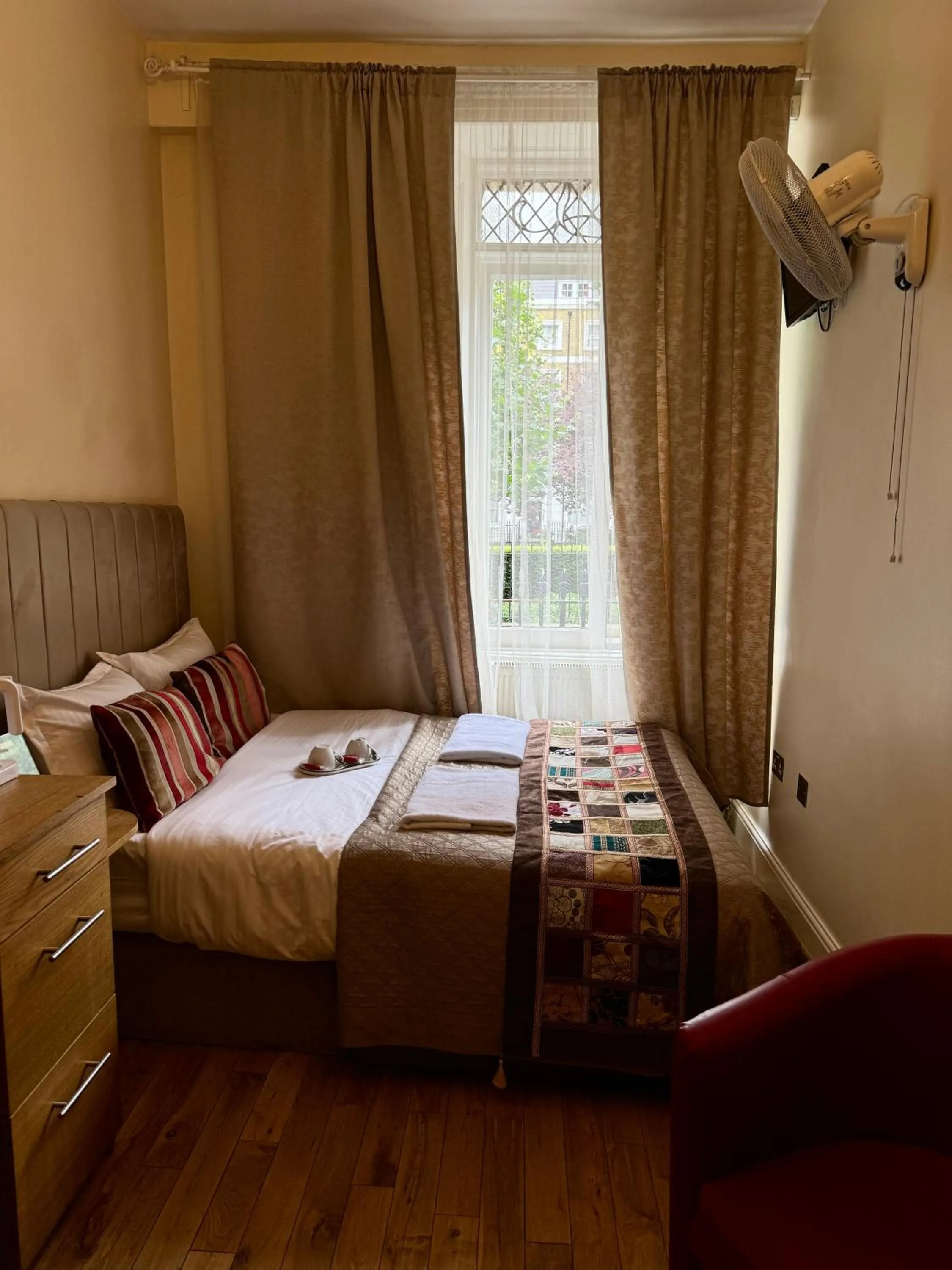 Bed in ABC Hyde Park Hotel