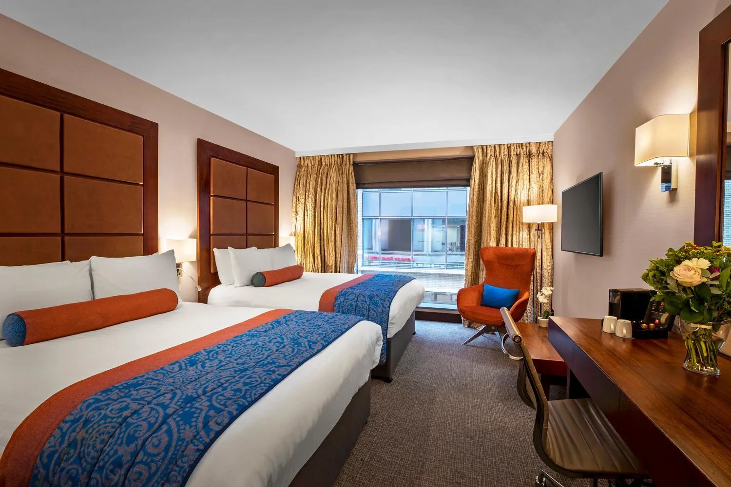 Bed in Leonardo Royal London St Paul’s