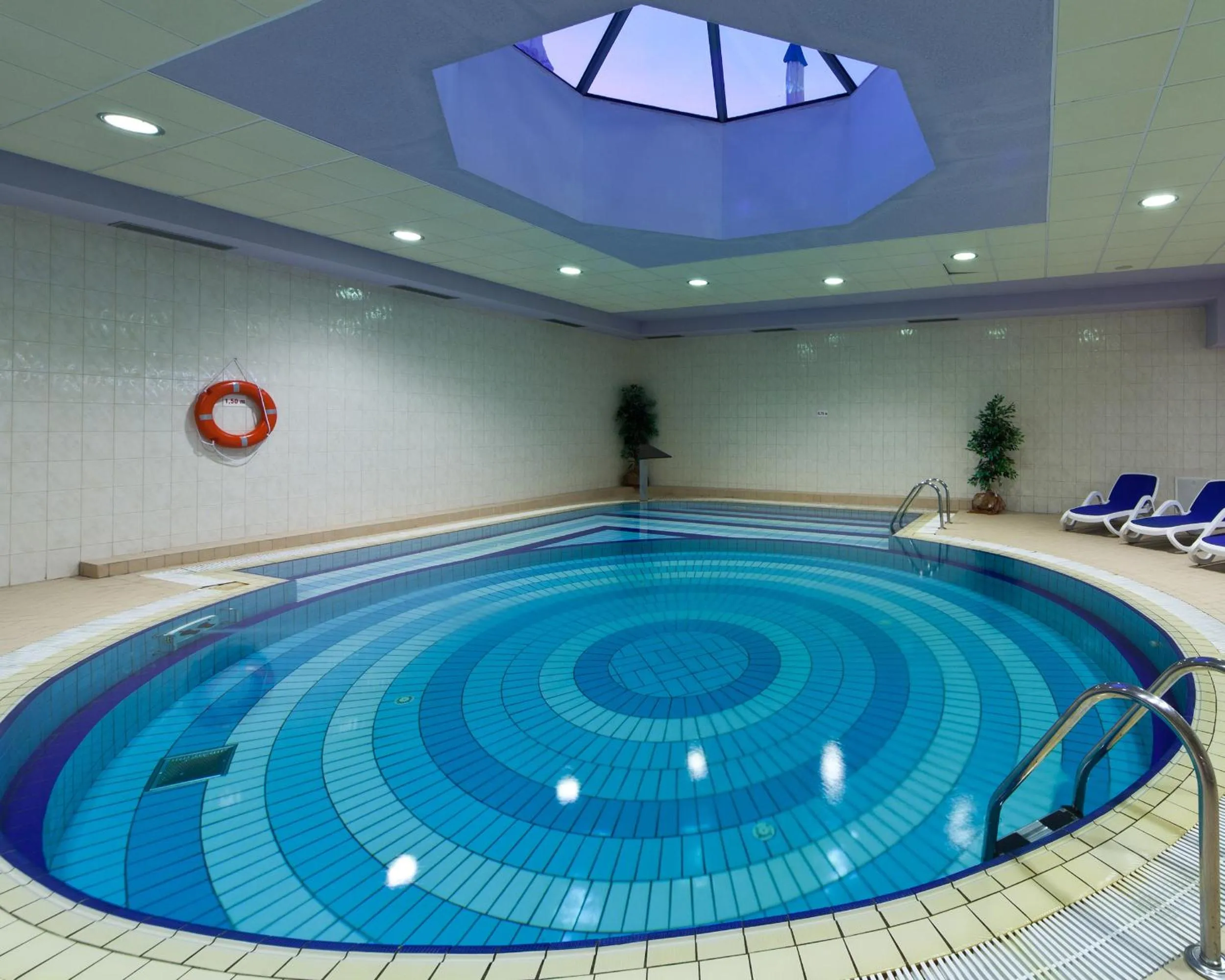 Swimming pool in Bluesun Hotel Alga