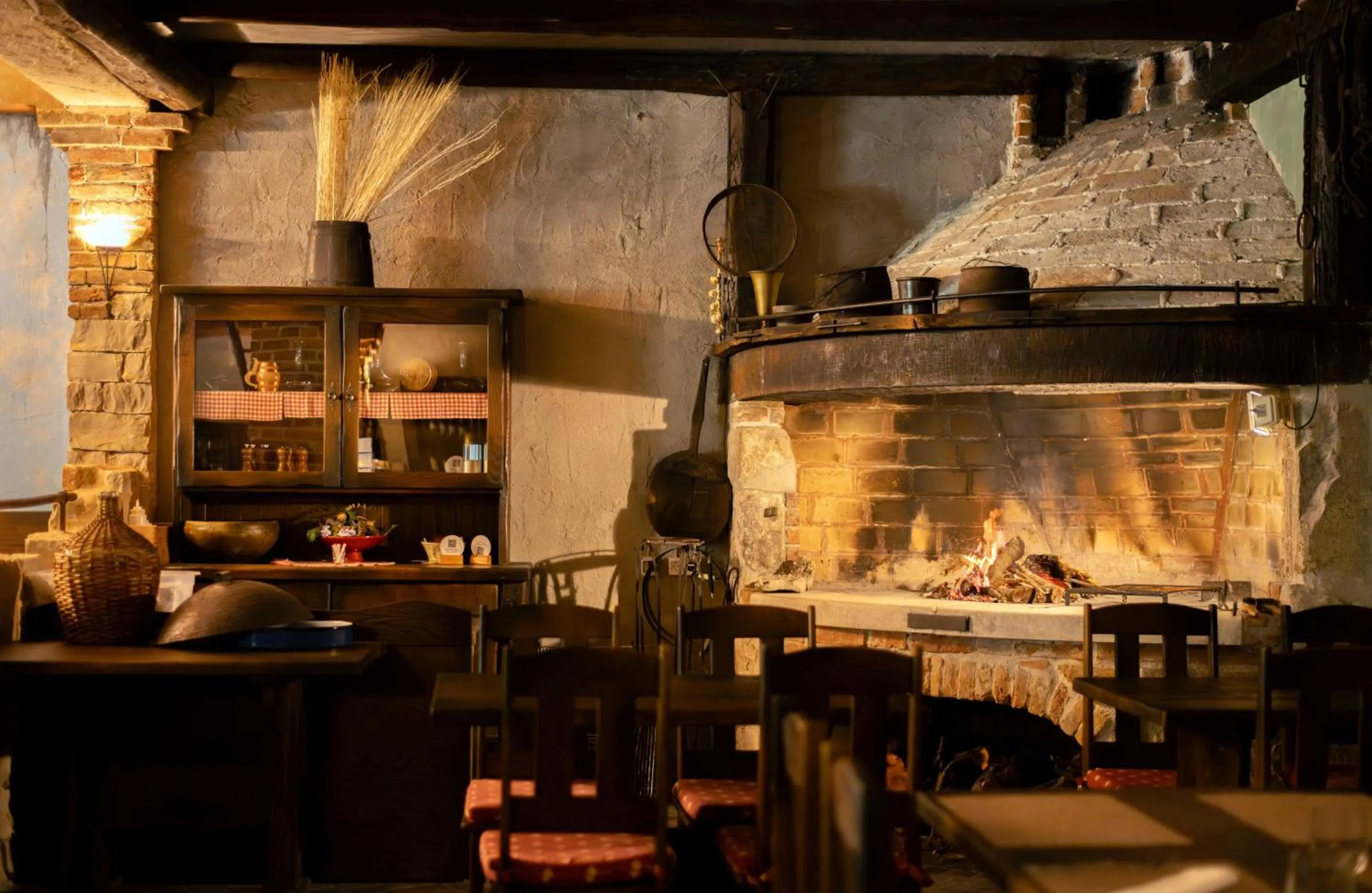 Restaurant/places to eat in Bluesun Hotel Elaphusa