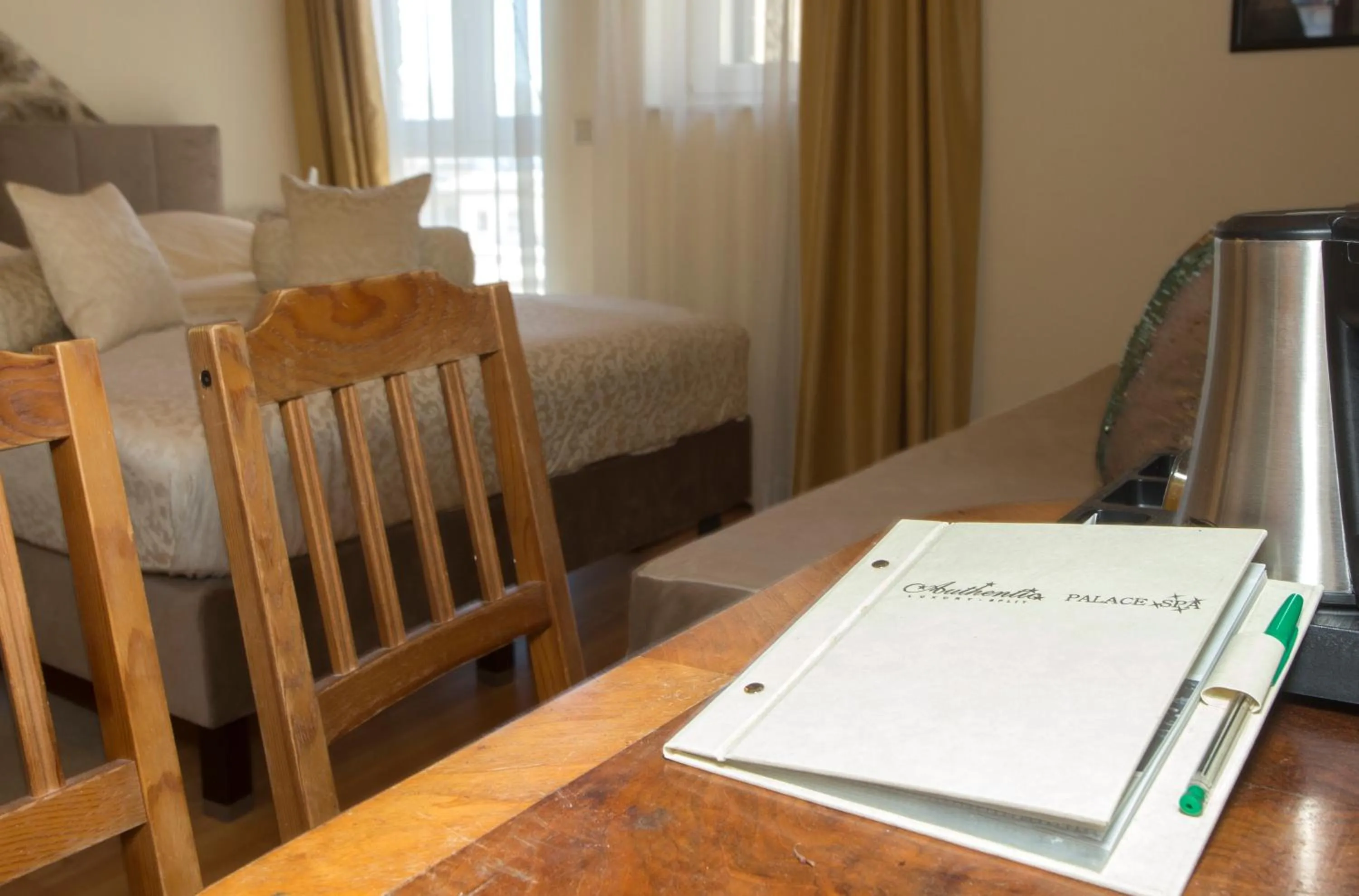 Food and drinks in Authentic Luxury Rooms