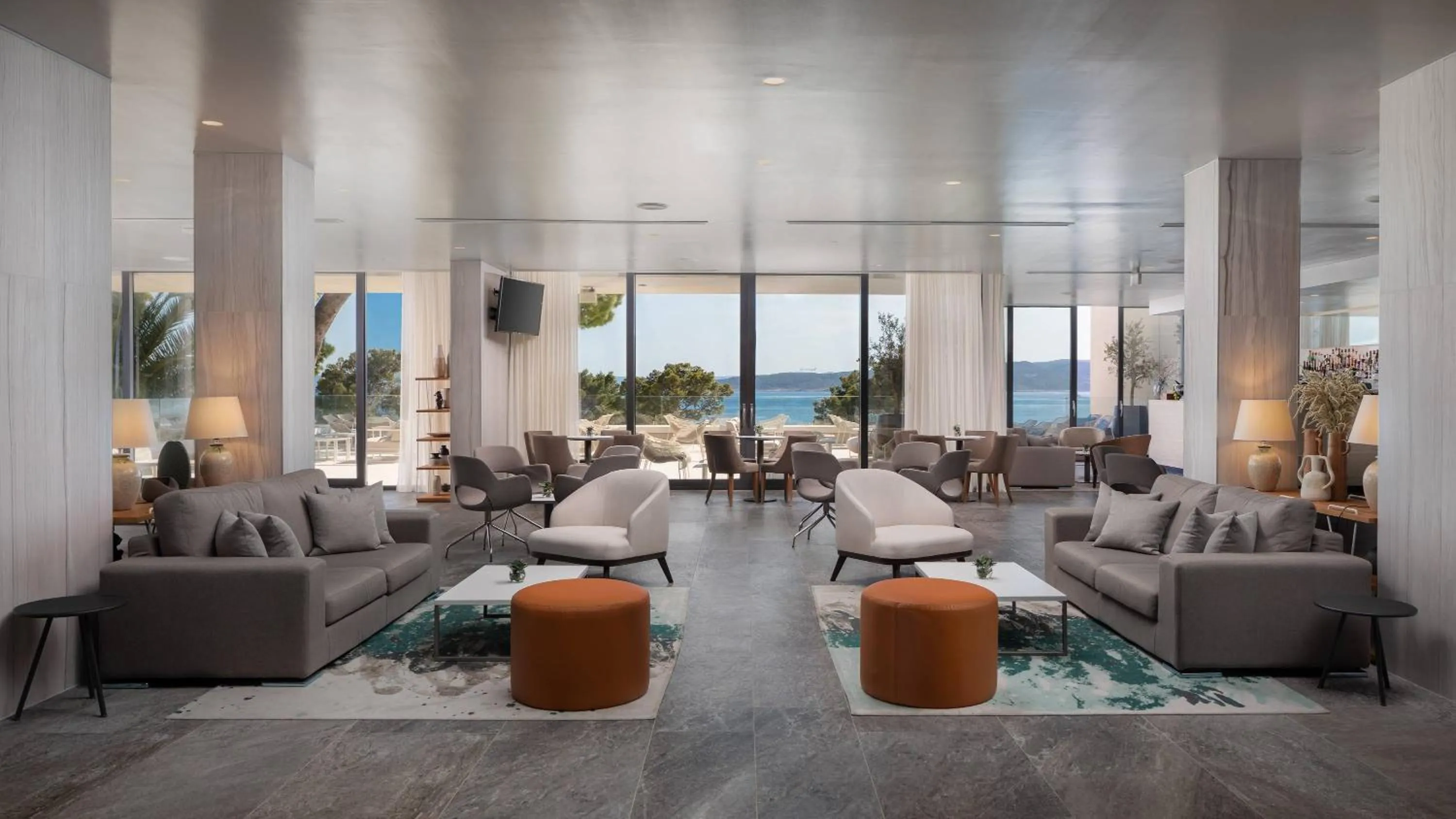 Coffee/tea facilities in Bluesun hotel Berulia