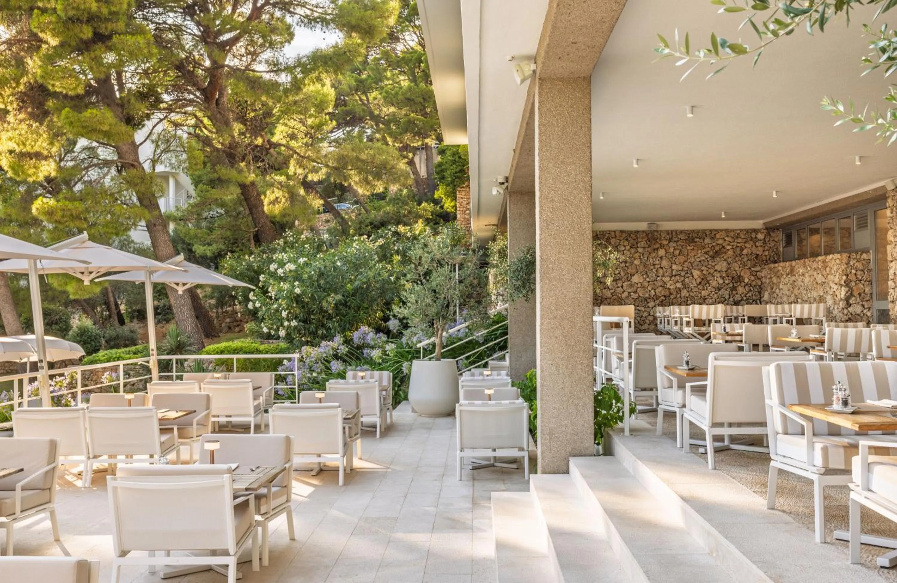 Restaurant/places to eat in Bluesun Hotel Maestral