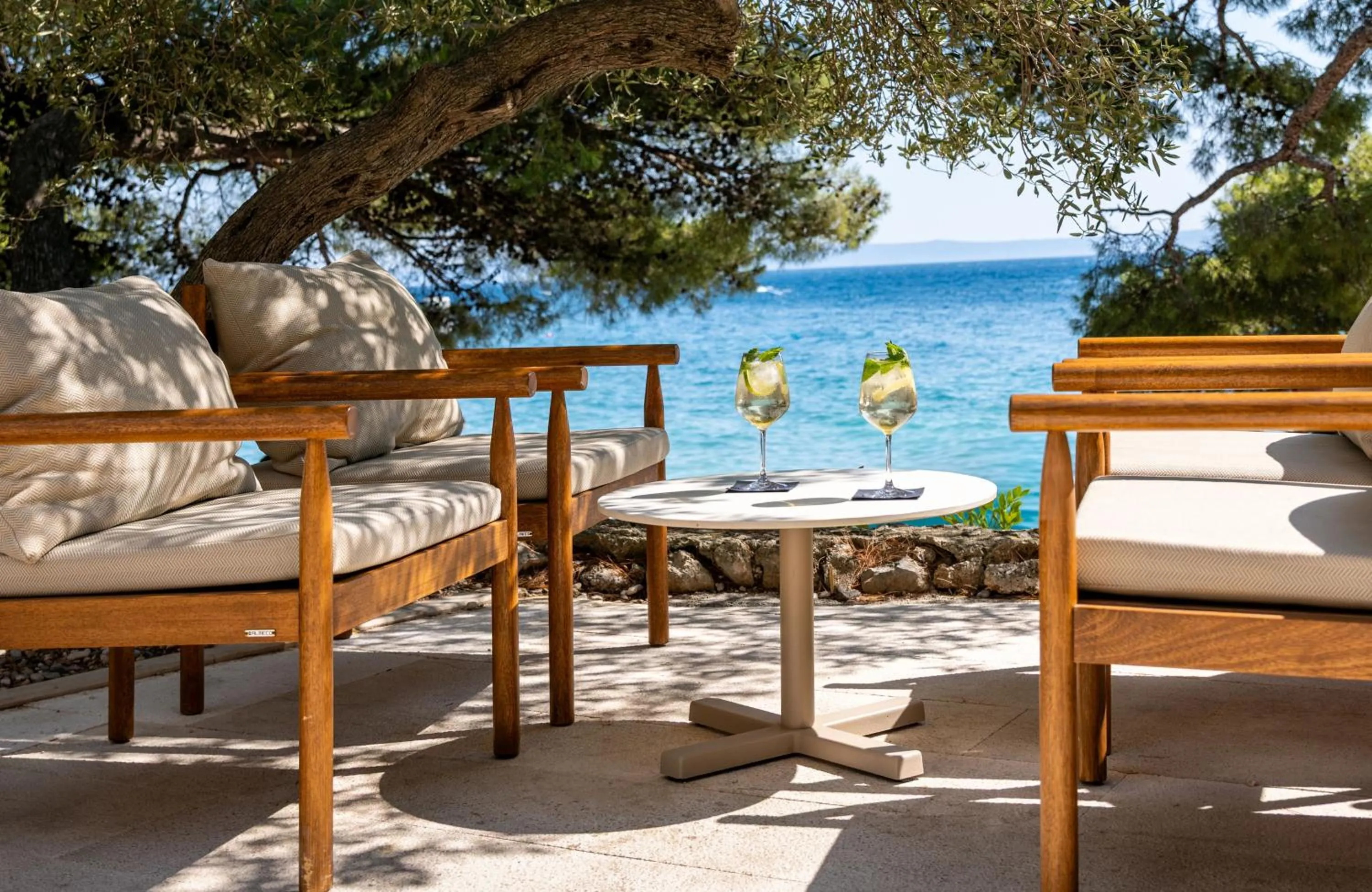 Lounge or bar in Bluesun Hotel Maestral