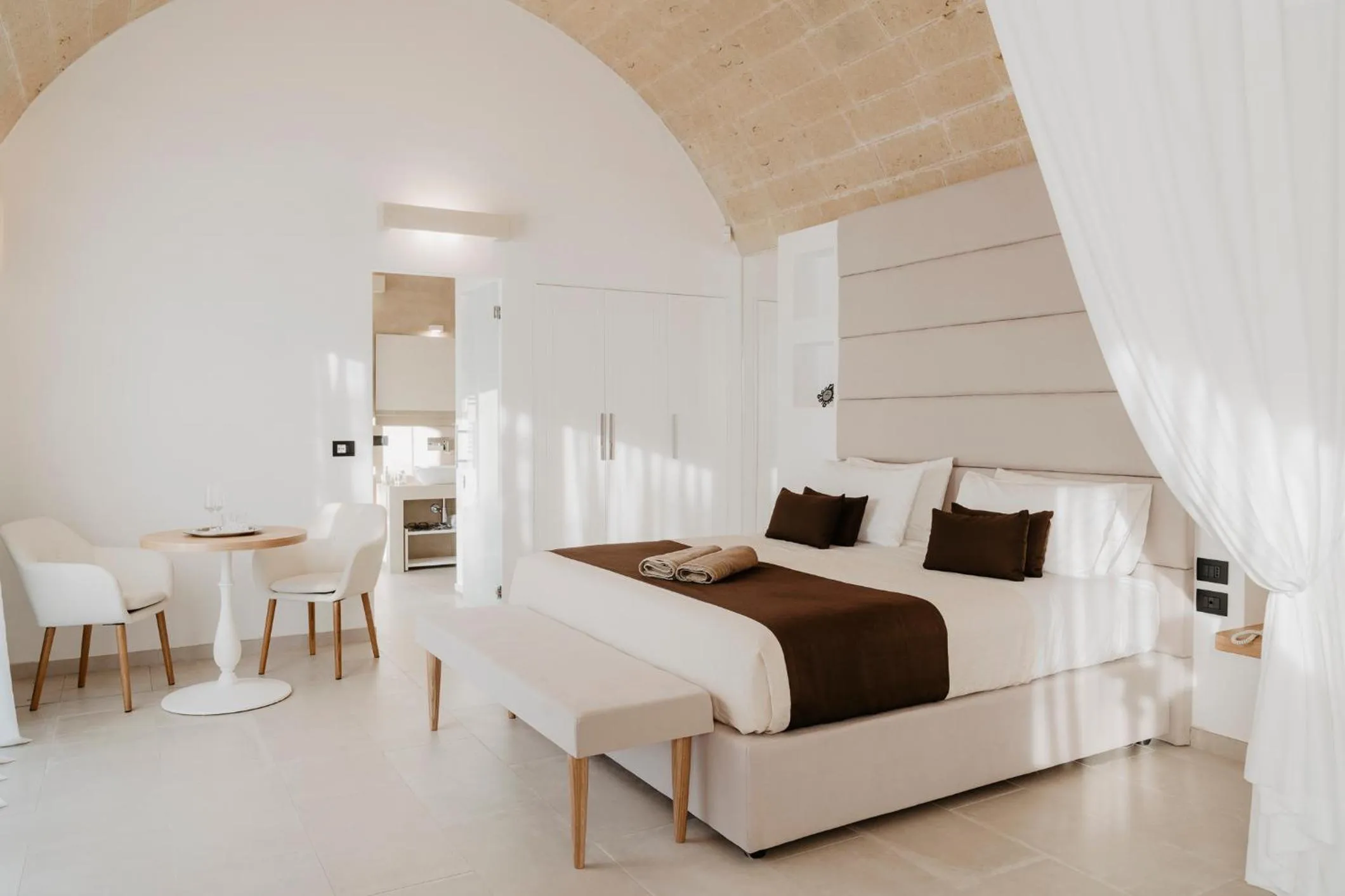 Bed in Masseria Muntibianchi AgriResort Restaurant & SPA