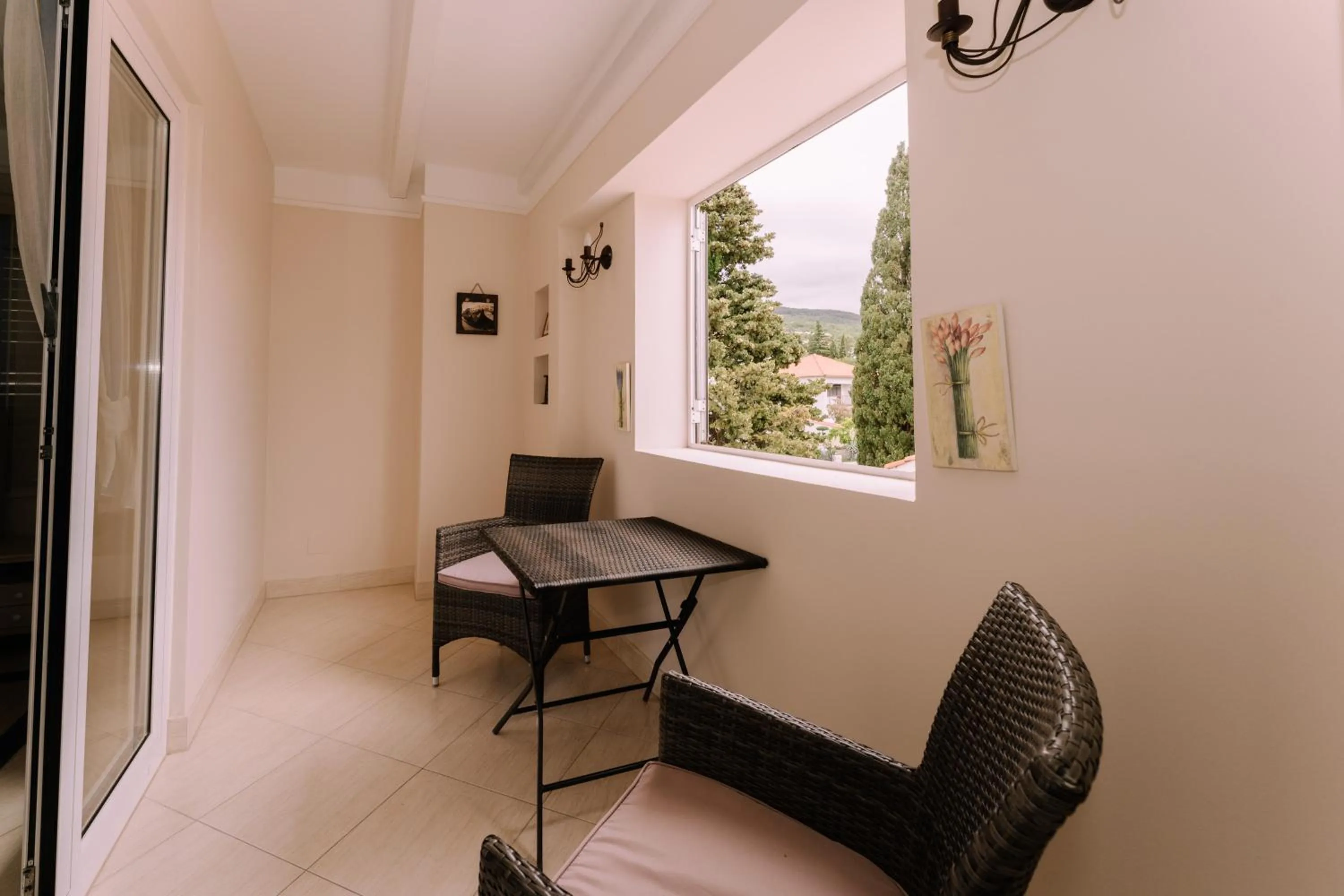 Seating area in Hotel Abalone