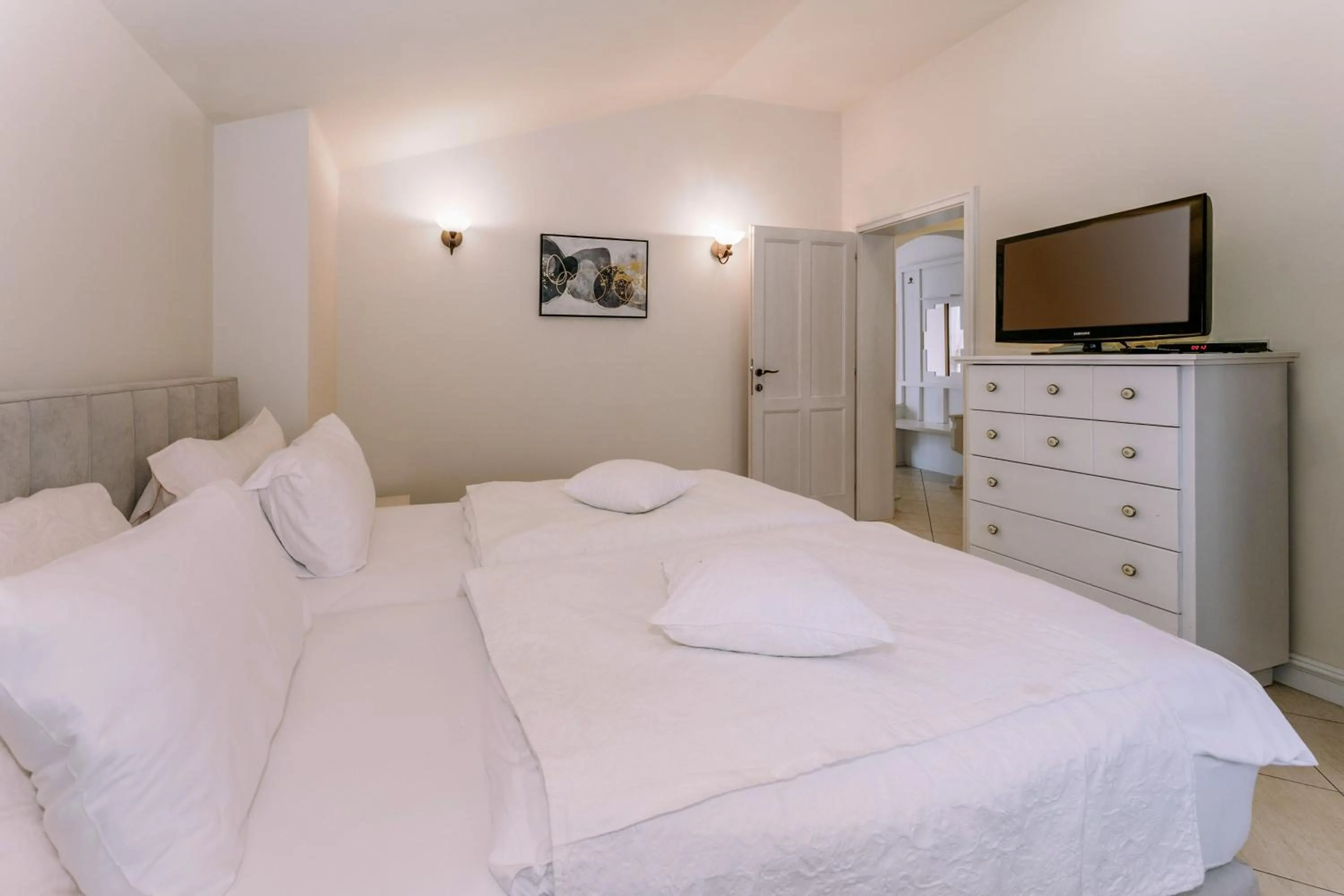 Bed in Hotel Abalone