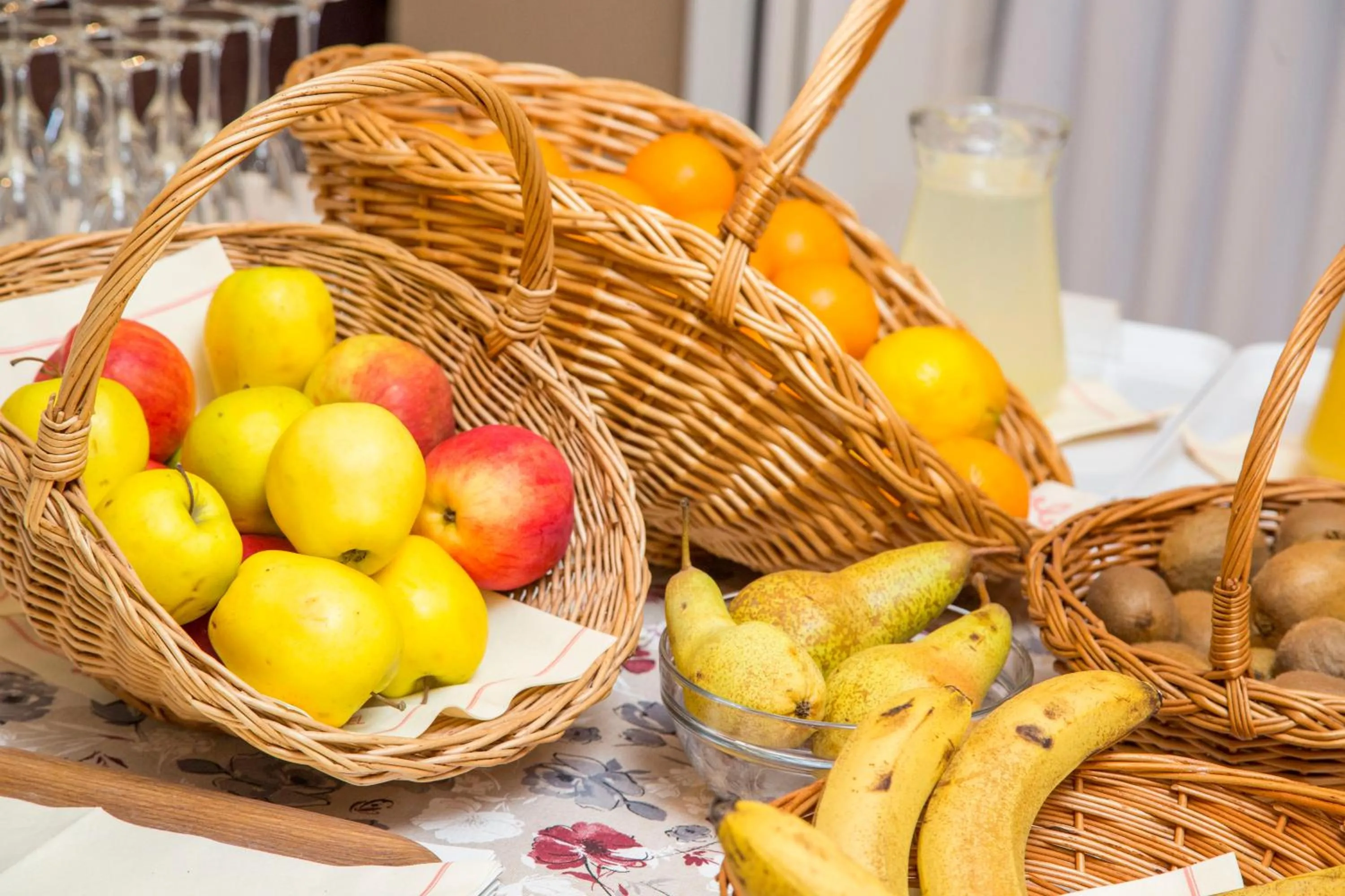 Restaurant/places to eat in Hotel Abalone