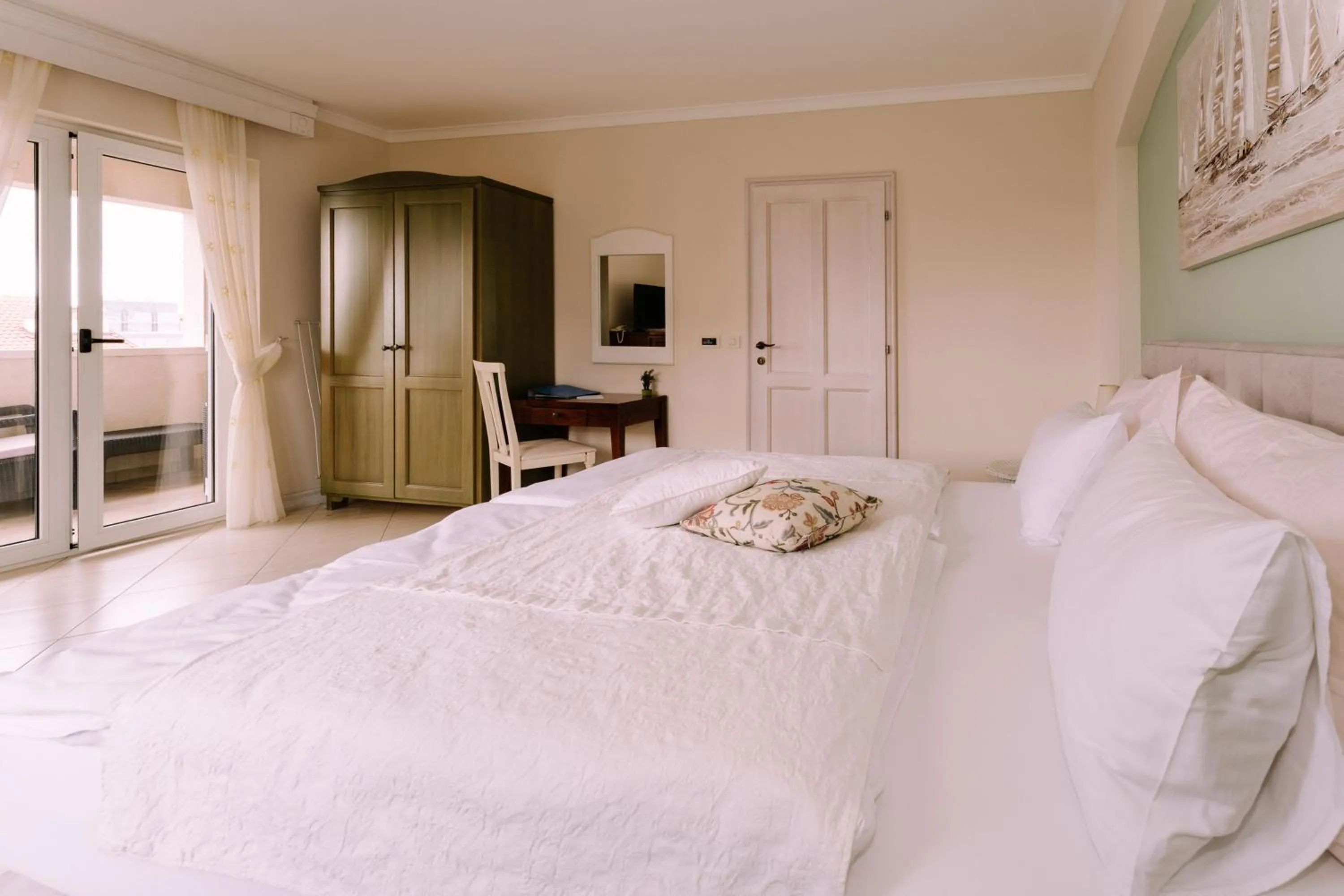 Bed in Hotel Abalone