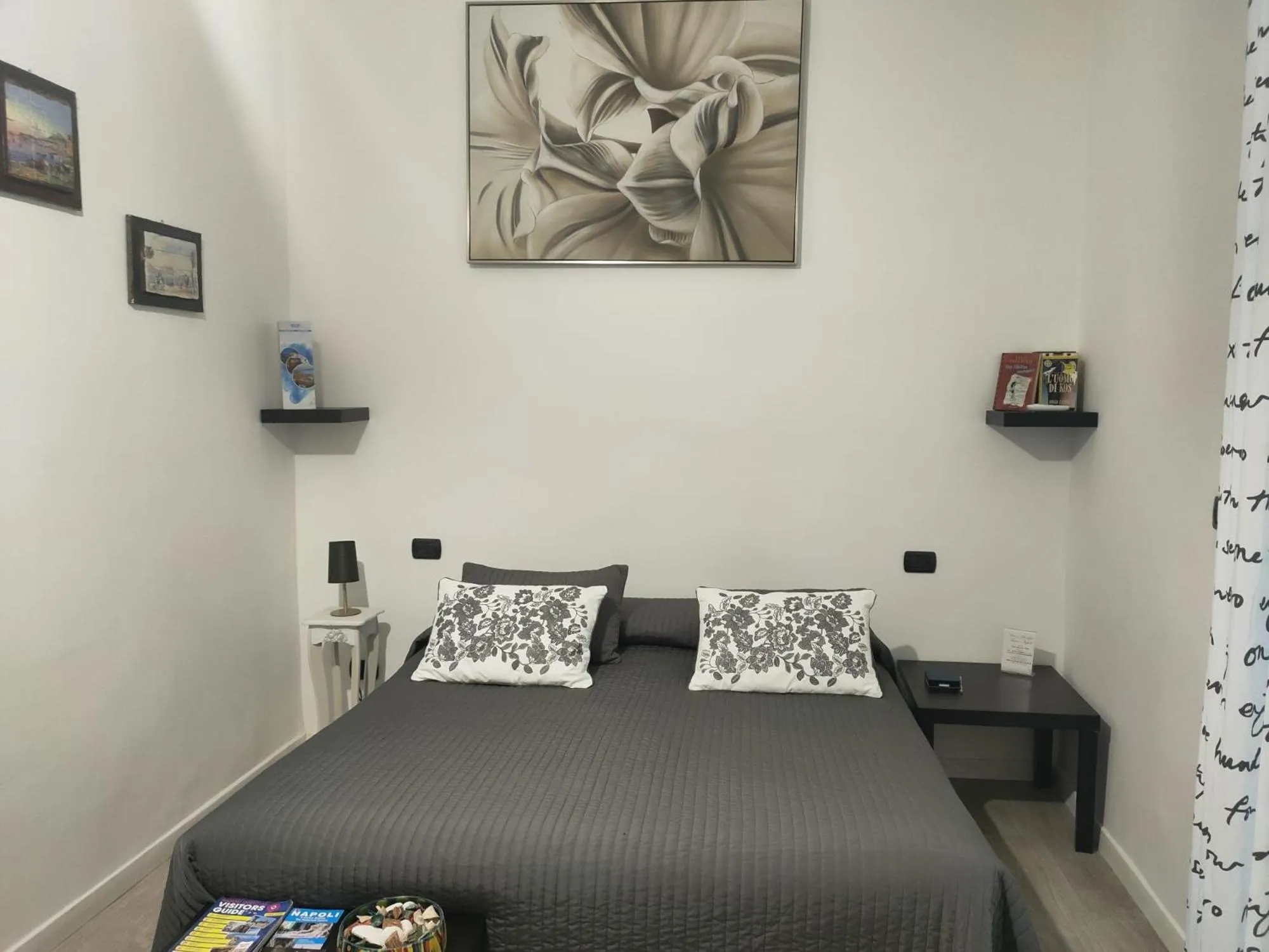 Bedroom, Bed in B&B Antica Napoli