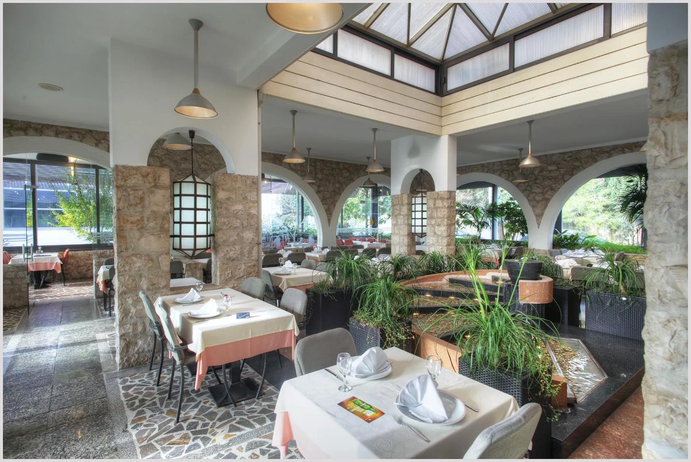 Restaurant/places to eat in Tamaris Rooms