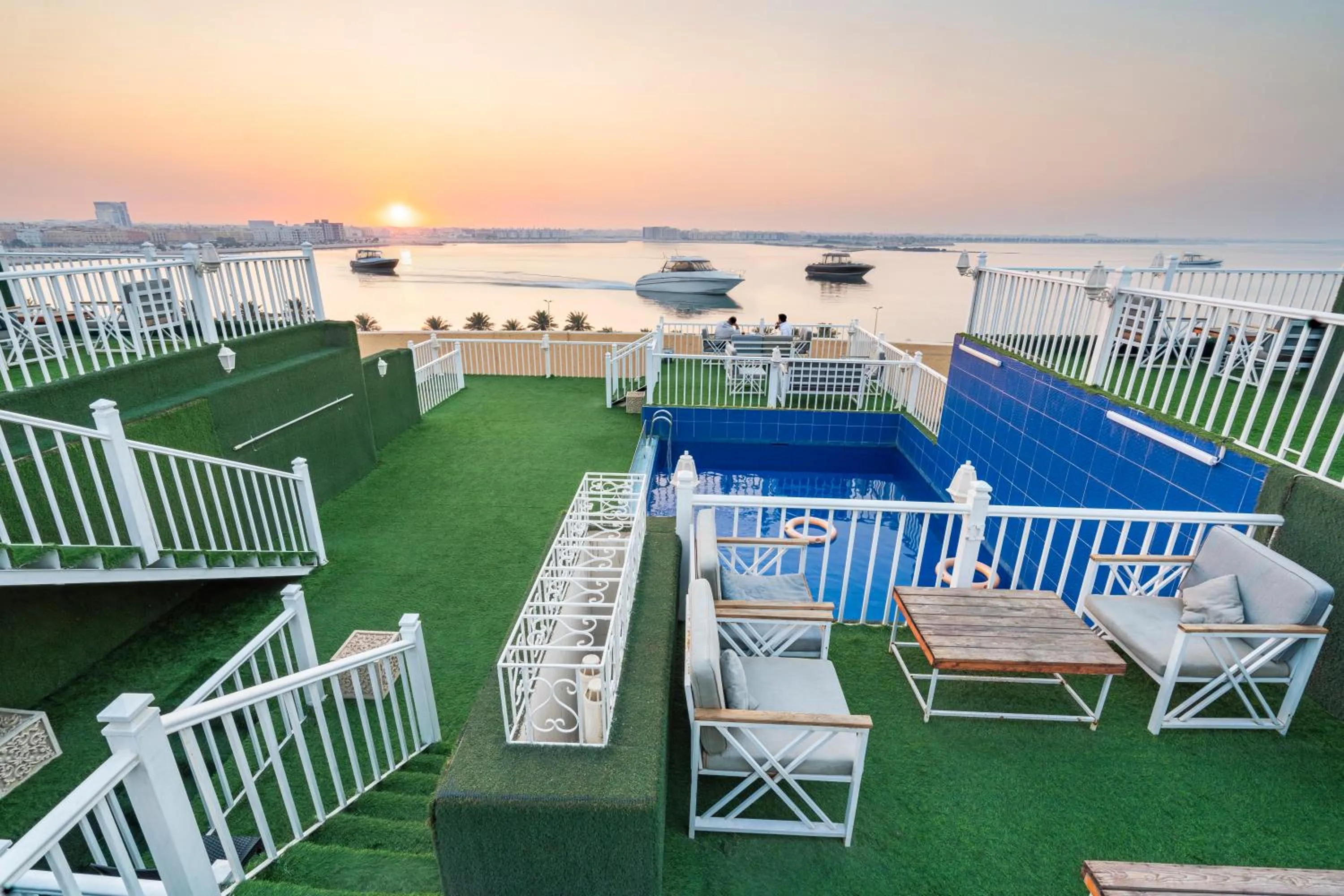 Golden Garden Al Corniche