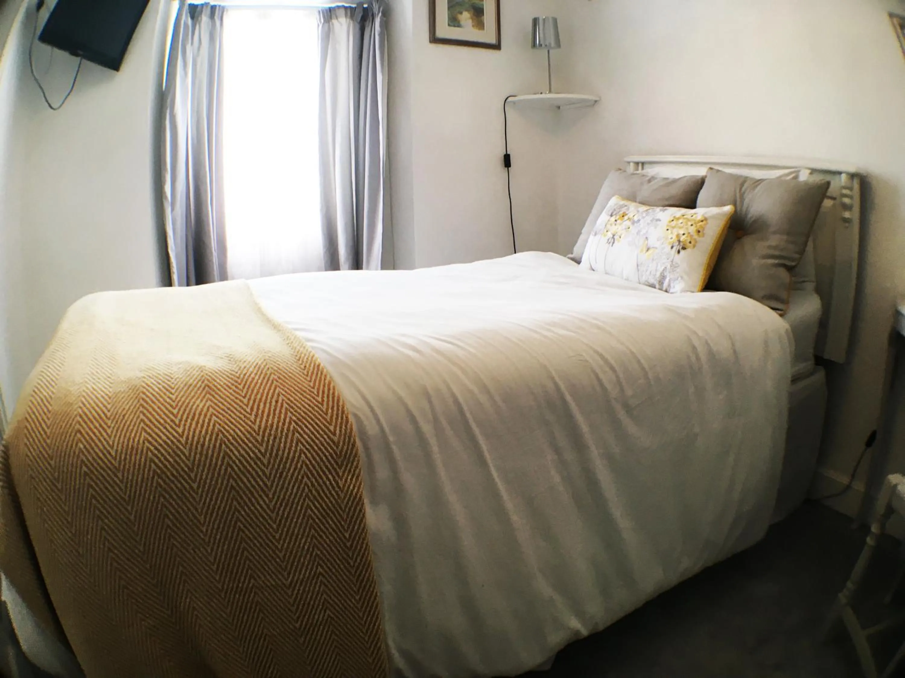 Bed in Hillside Bed and Breakfast