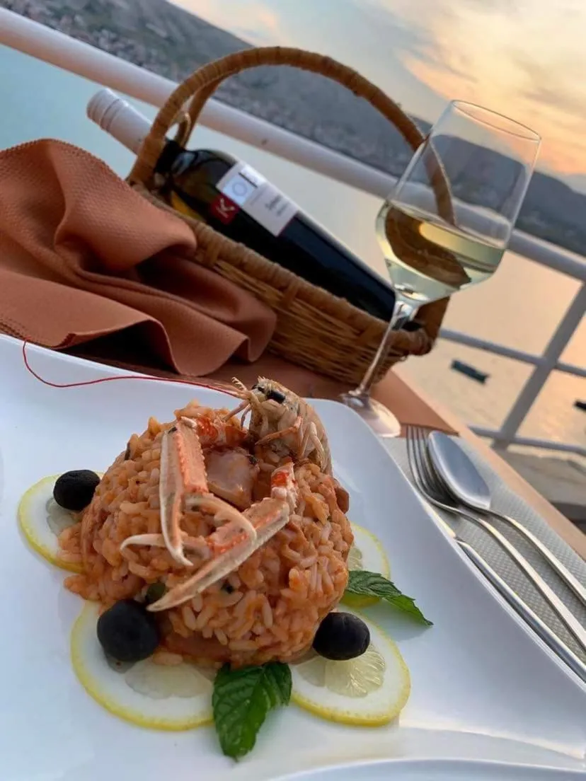 Restaurant/places to eat in Hotel Belveder