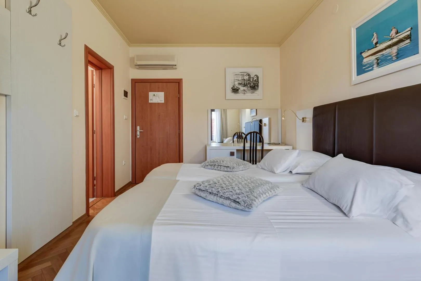 Bed in Hotel Marinko